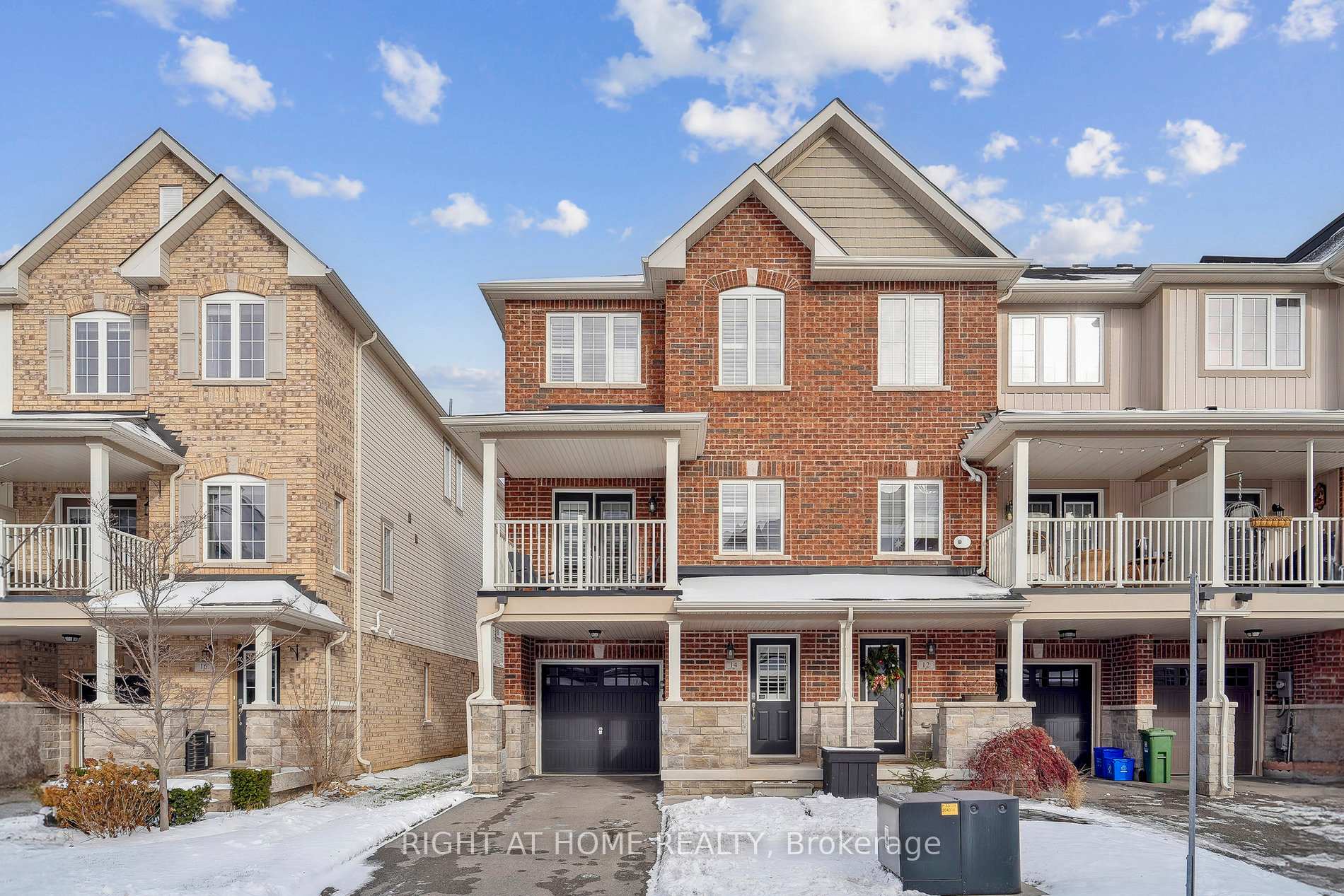 Photo 1 of 14 Savage Drive, Hamilton, Waterdown — HOMEH