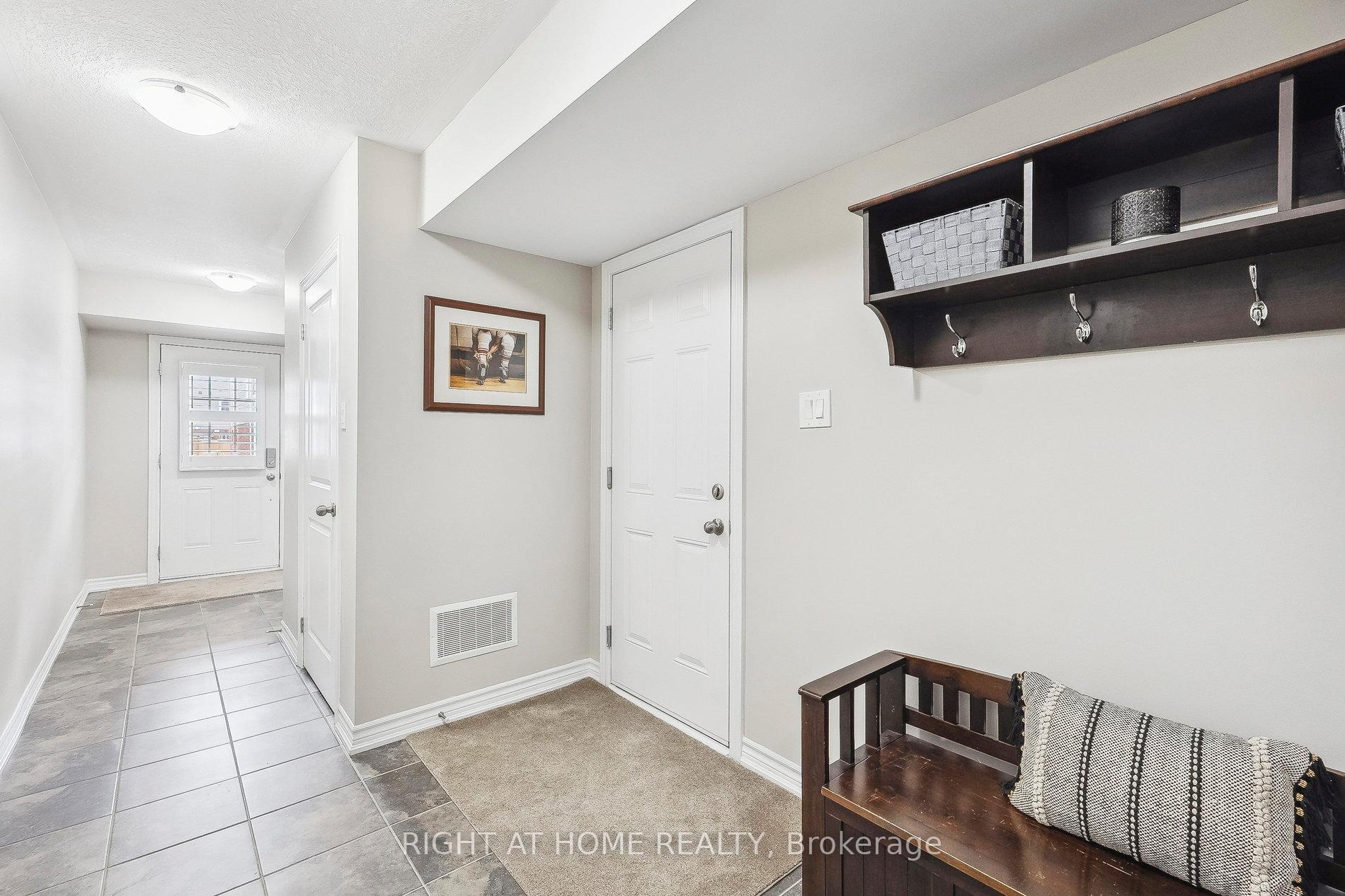 Photo 7 of 14 Savage Drive, Hamilton, Waterdown — HOMEH