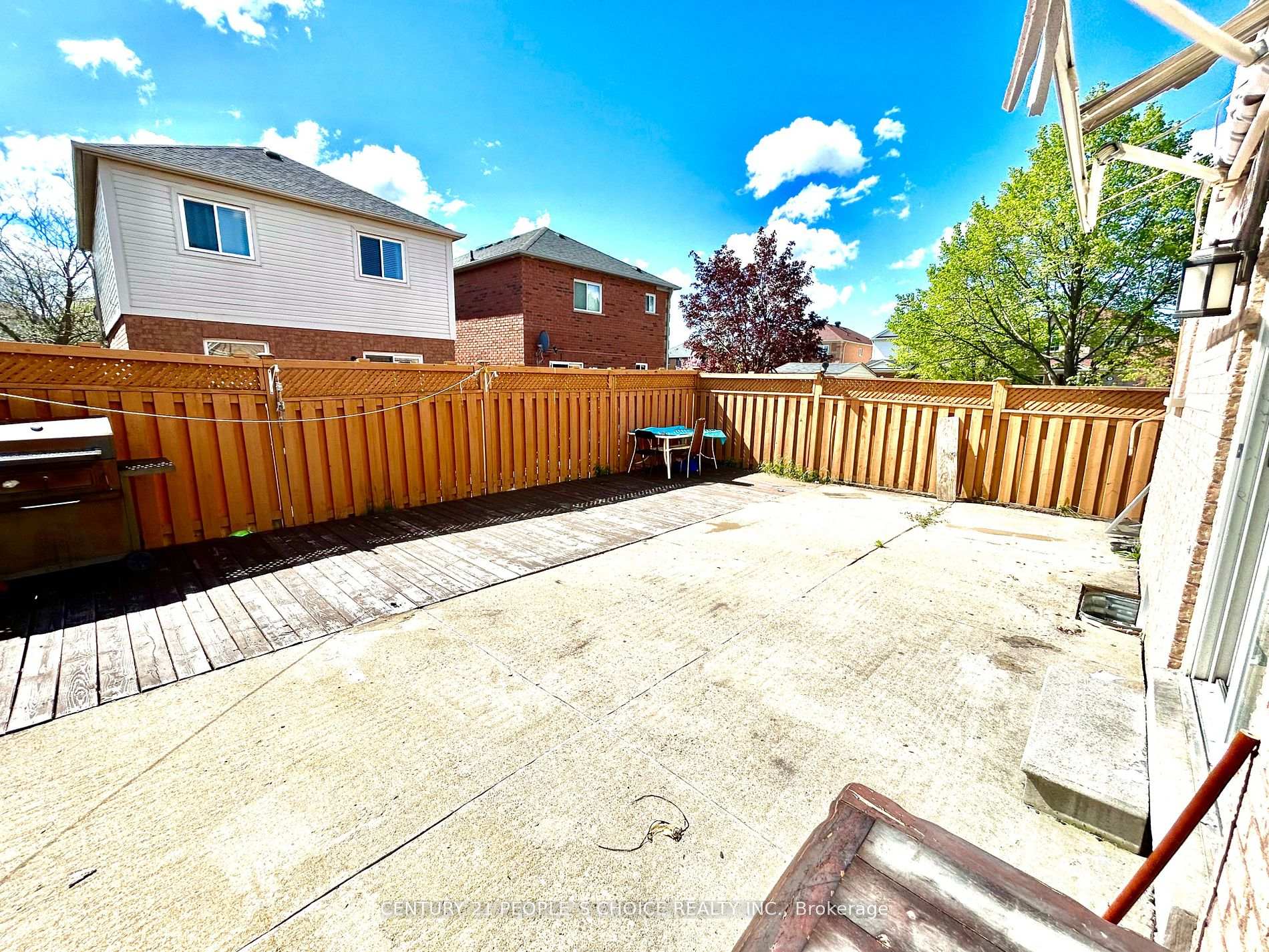 Photo 9 of 3 Weatherell Drive, Brampton, Fletcher's Meadow — HOMEH