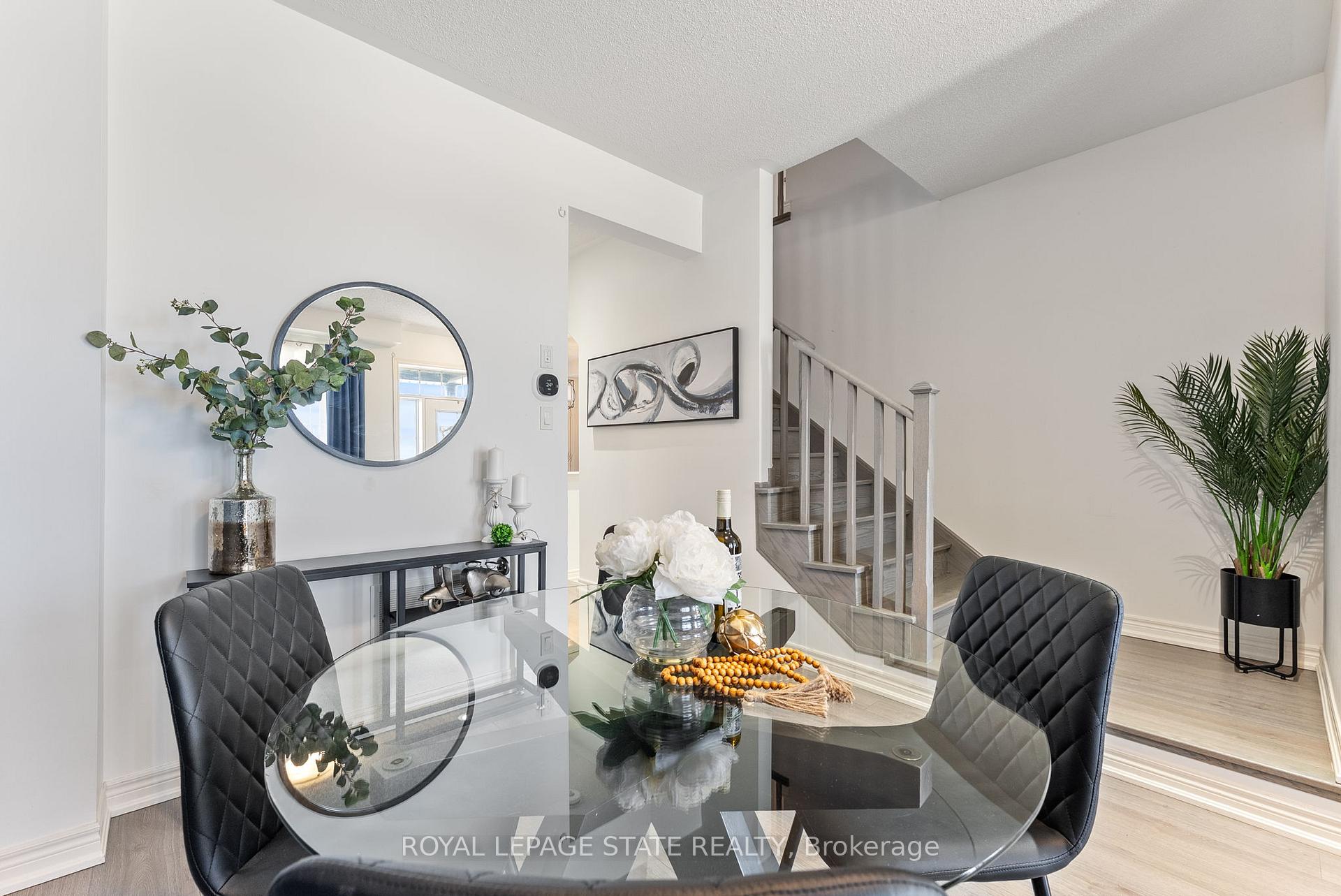 Photo 4 of 233 Skinner Road, Hamilton, Waterdown — HOMEH