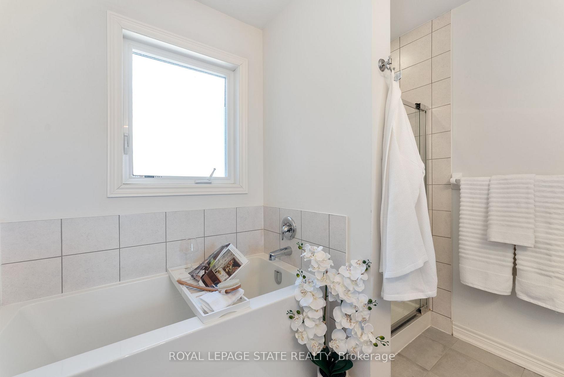 Photo 22 of 233 Skinner Road, Hamilton, Waterdown — HOMEH