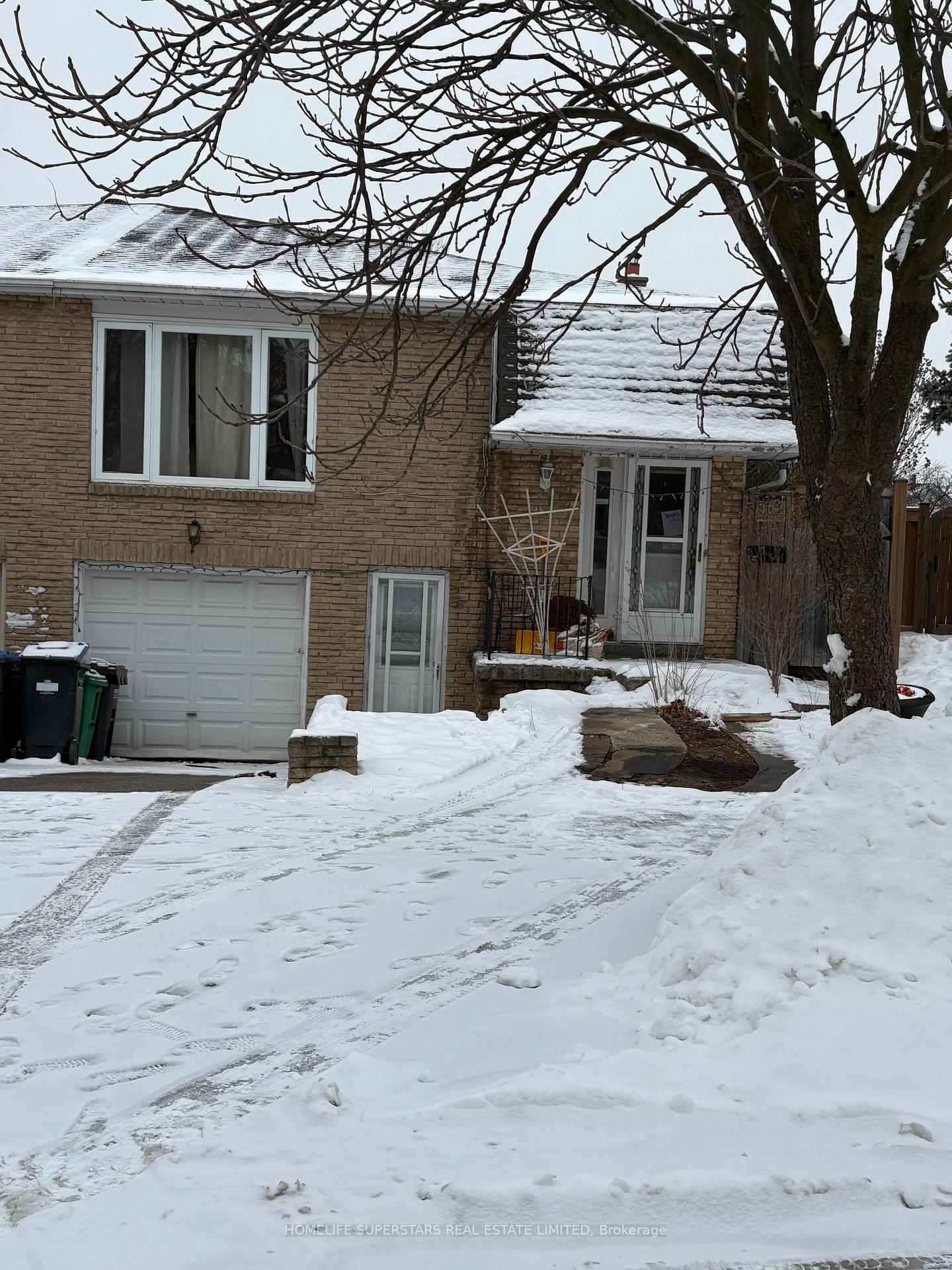 Photo 1 of 103 Salisbury Circle, Brampton, Brampton North — HOMEH