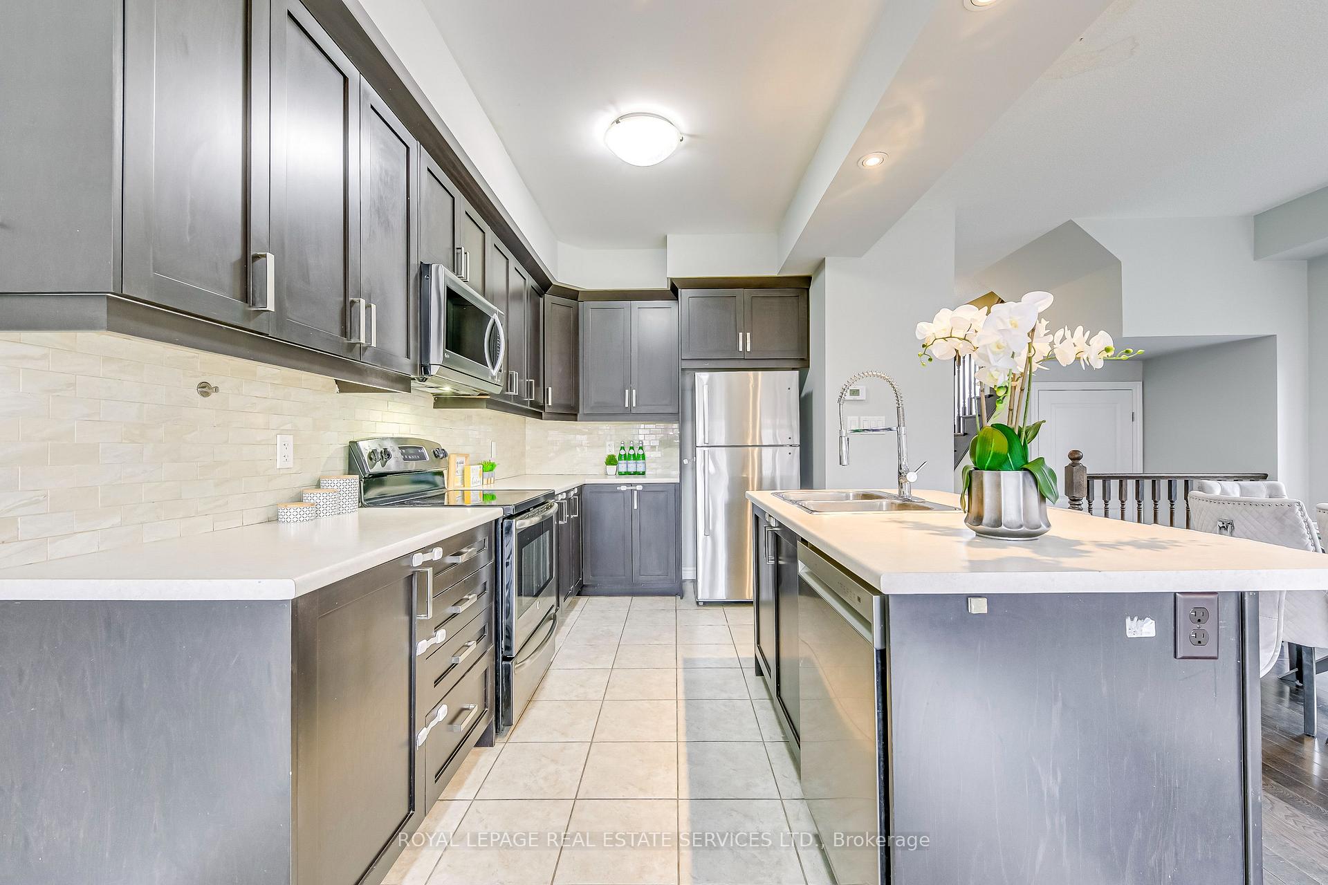 Photo 10 of 114 Vinton Road, Hamilton, Meadowlands — HOMEH