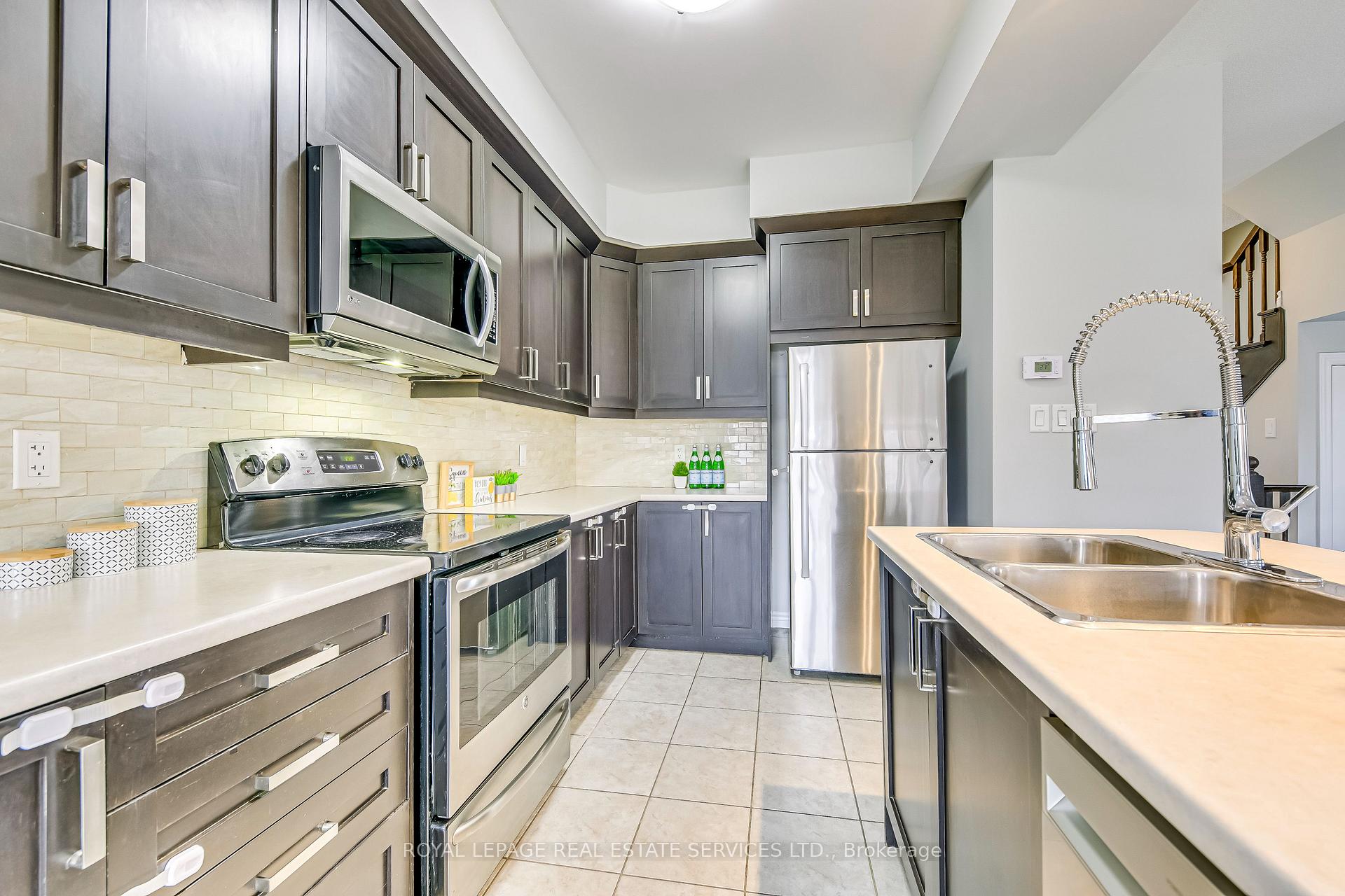 Photo 11 of 114 Vinton Road, Hamilton, Meadowlands — HOMEH