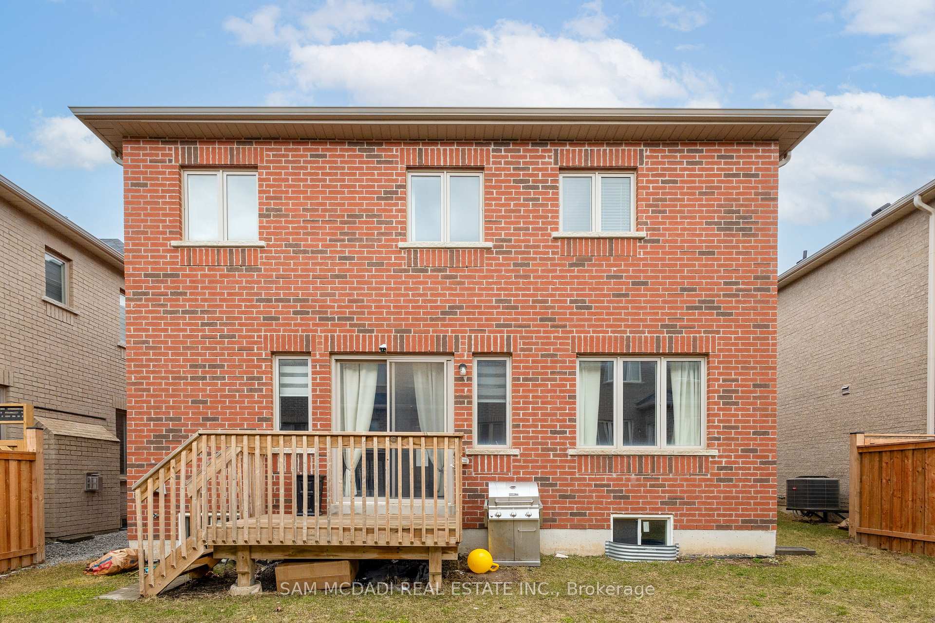 Photo 3 of 362 Humphrey Street, Hamilton, Waterdown — HOMEH