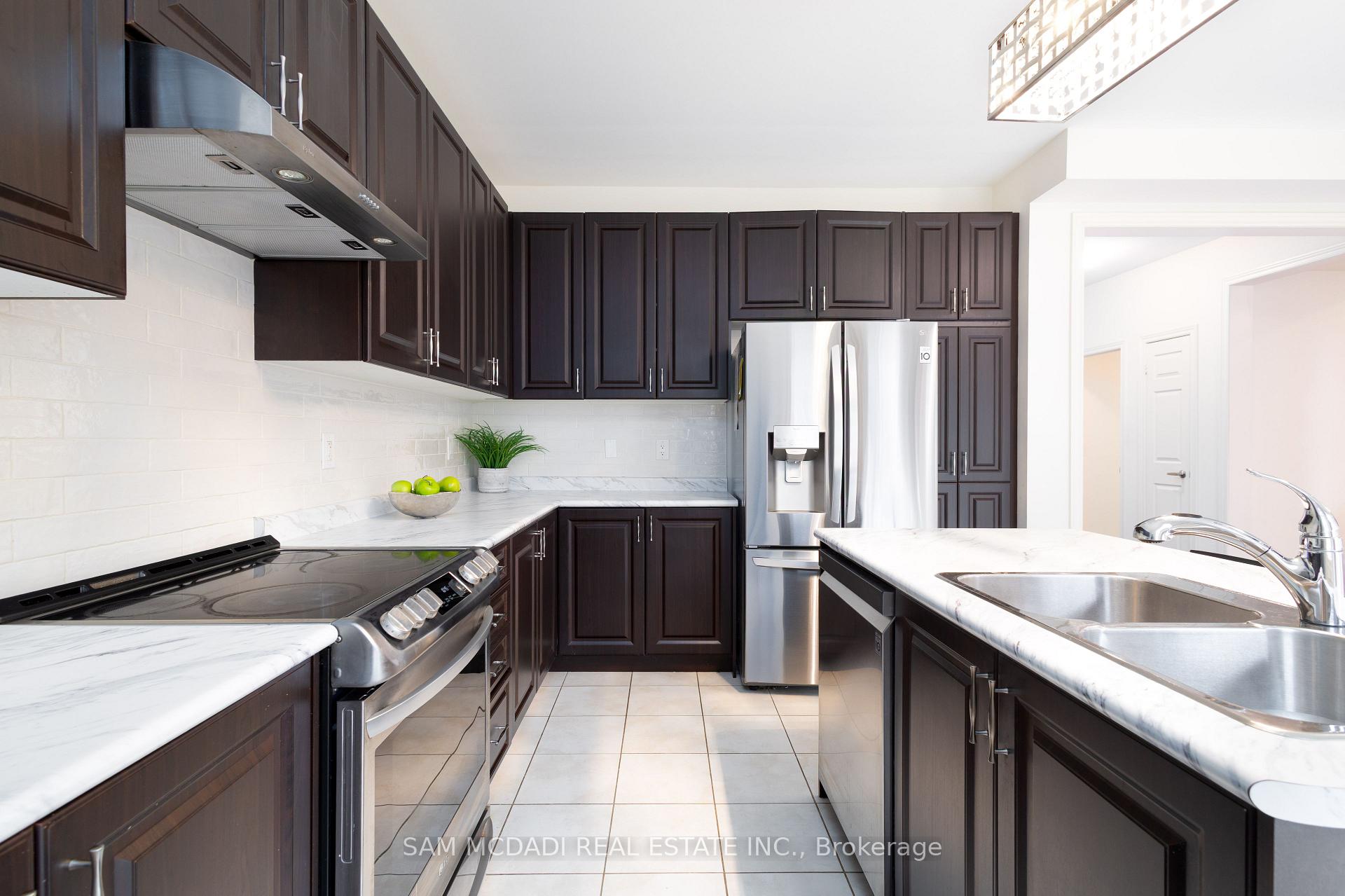 Photo 13 of 362 Humphrey Street, Hamilton, Waterdown — HOMEH