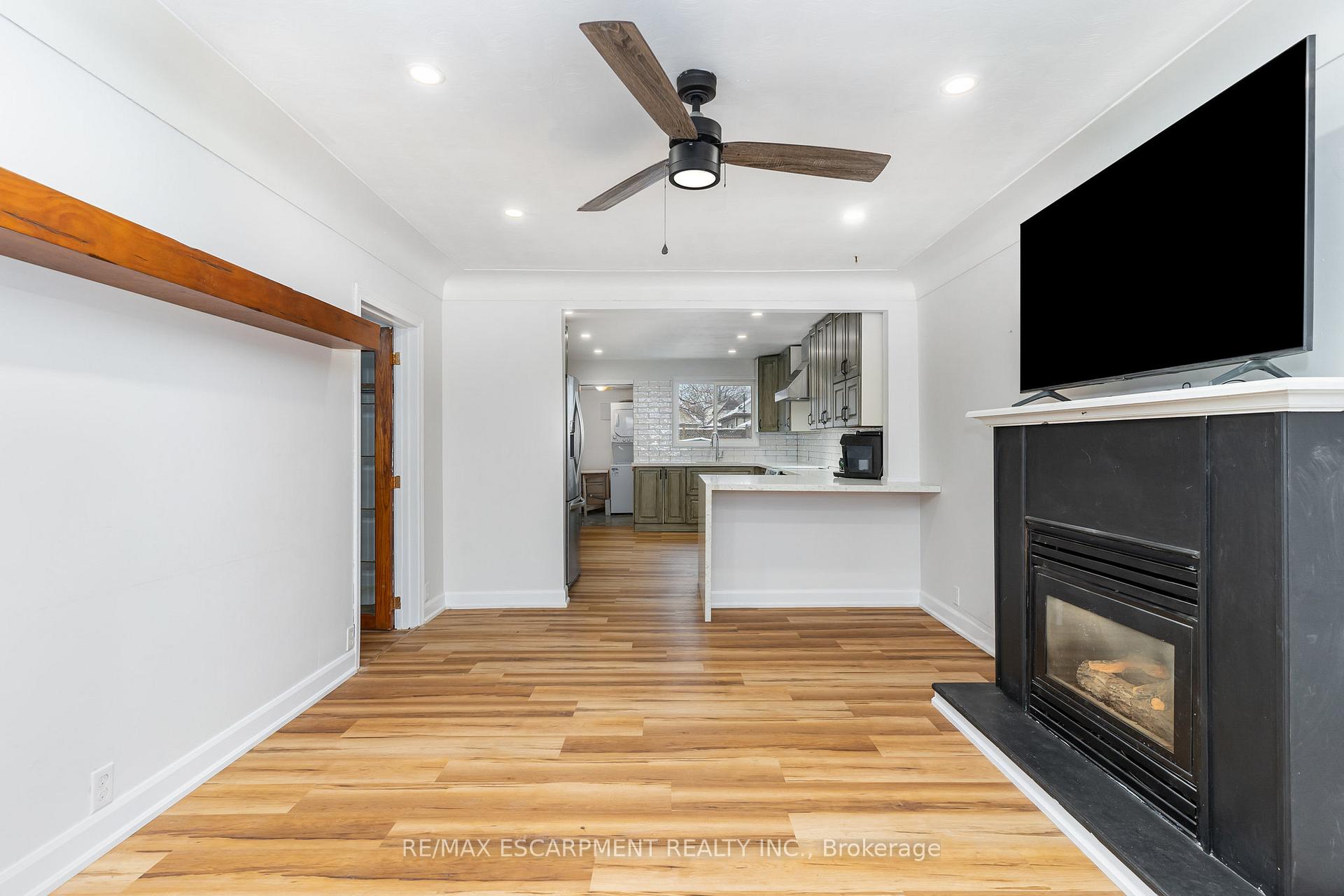 Photo 5 of 145 Hope Avenue, Hamilton, Homeside — HOMEH