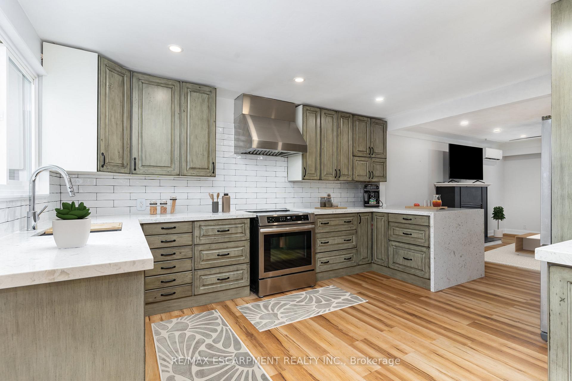 Photo 10 of 145 Hope Avenue, Hamilton, Homeside — HOMEH