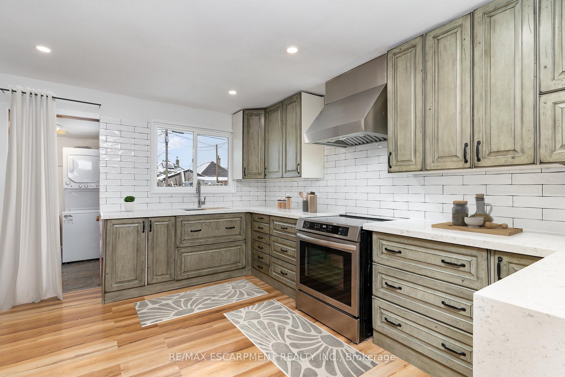 Photo 12 of 145 Hope Avenue, Hamilton, Homeside — HOMEH