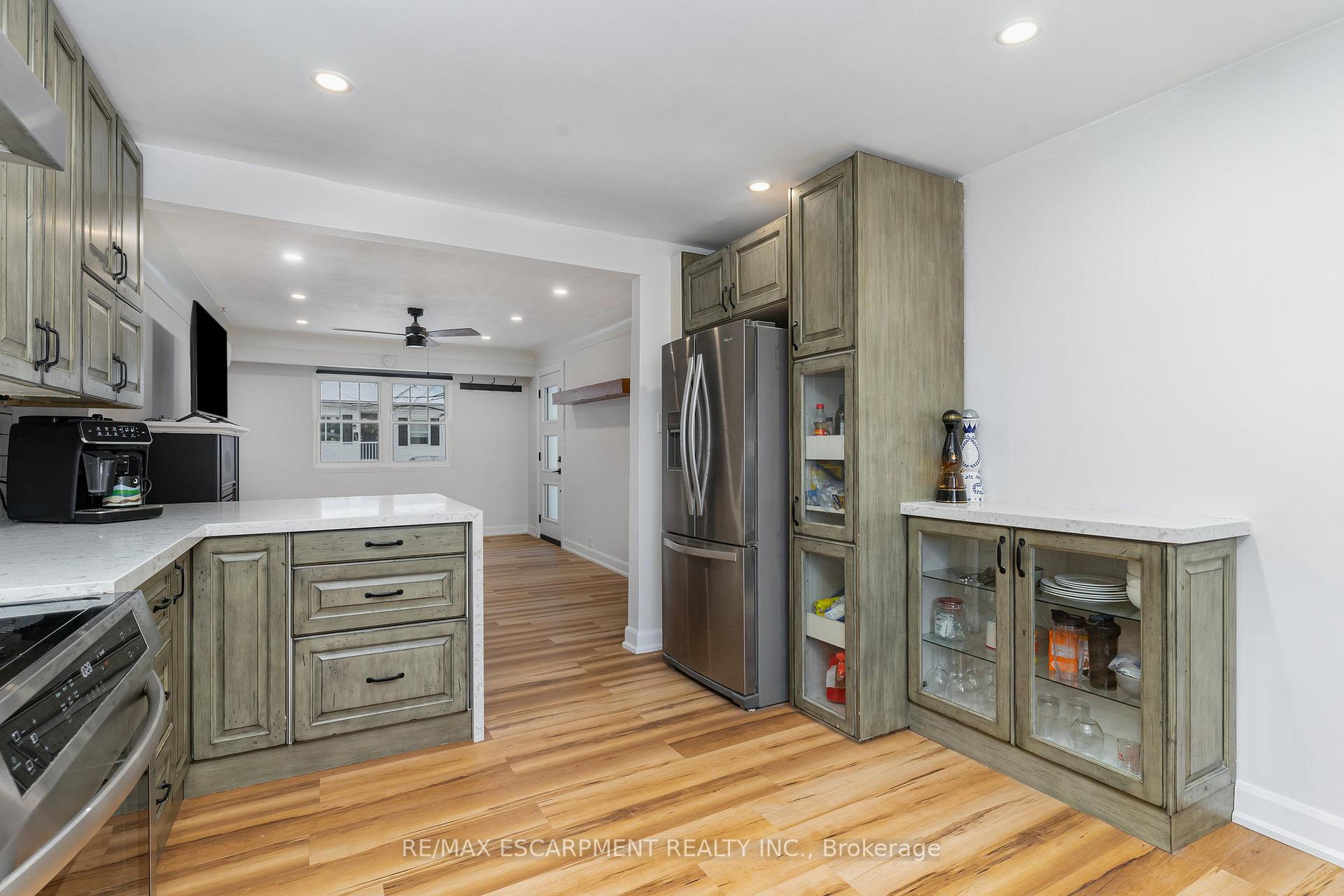 Photo 14 of 145 Hope Avenue, Hamilton, Homeside — HOMEH