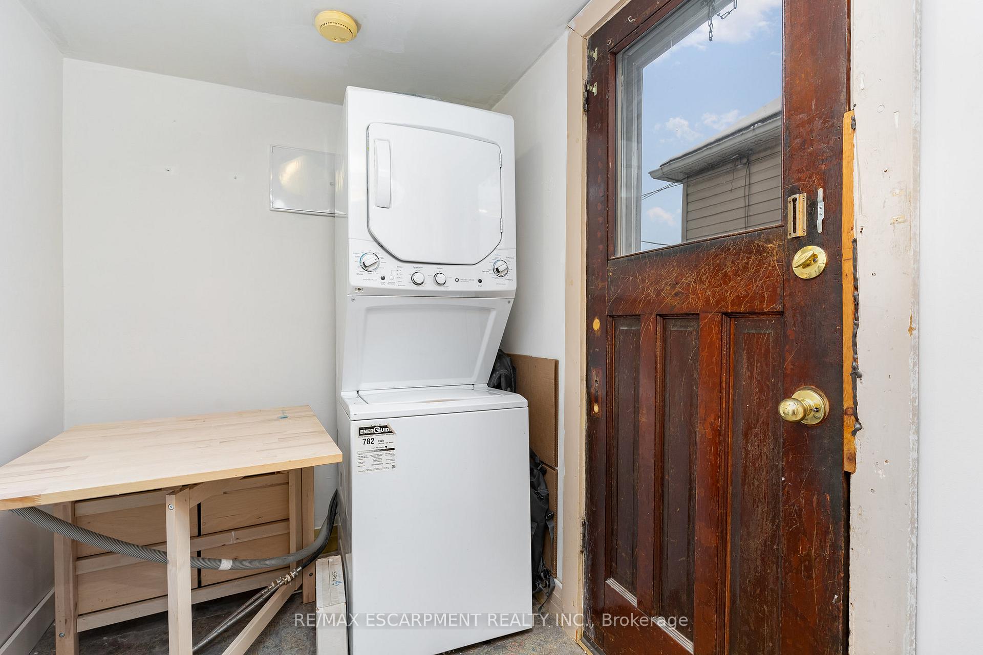 Photo 16 of 145 Hope Avenue, Hamilton, Homeside — HOMEH