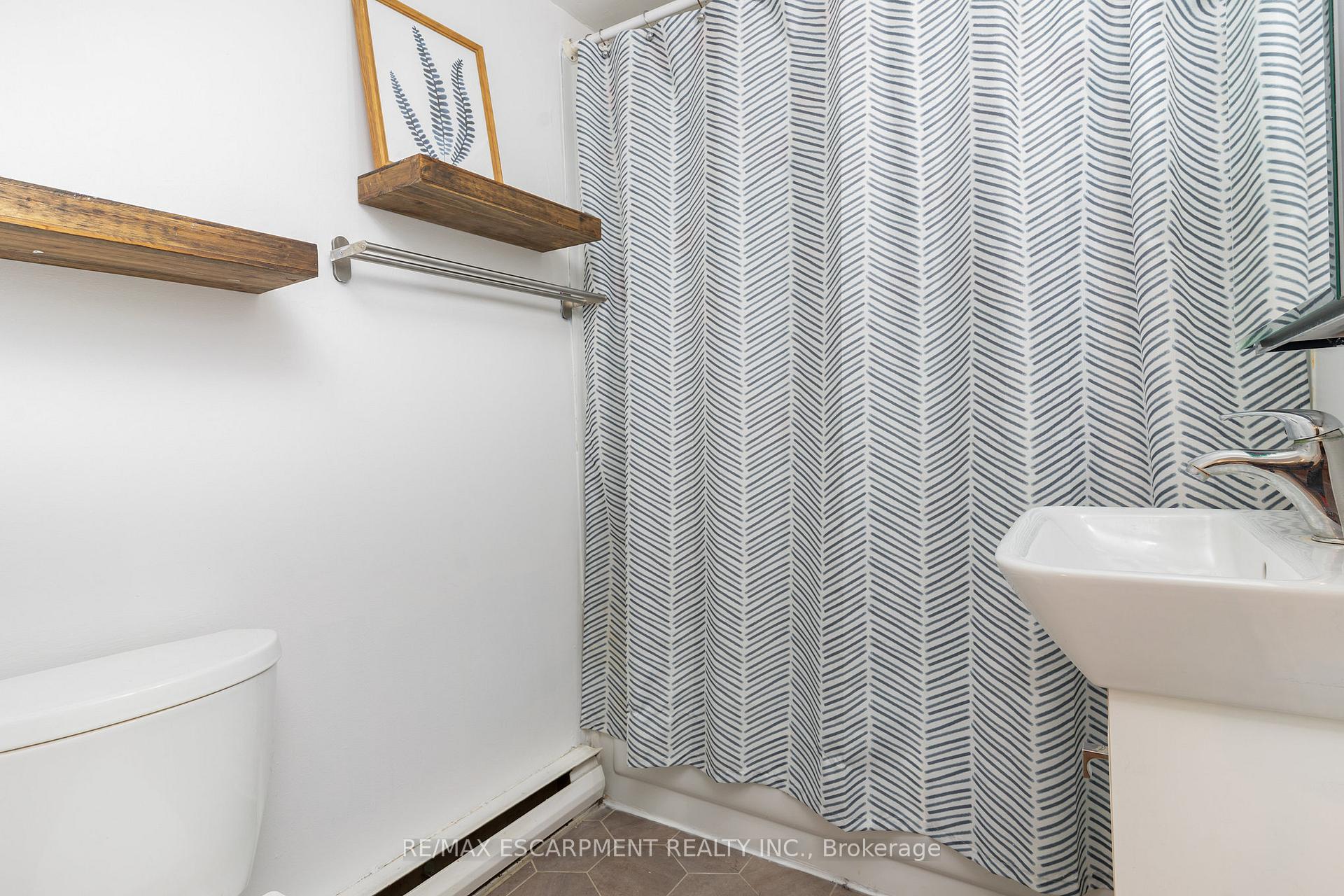 Photo 17 of 145 Hope Avenue, Hamilton, Homeside — HOMEH