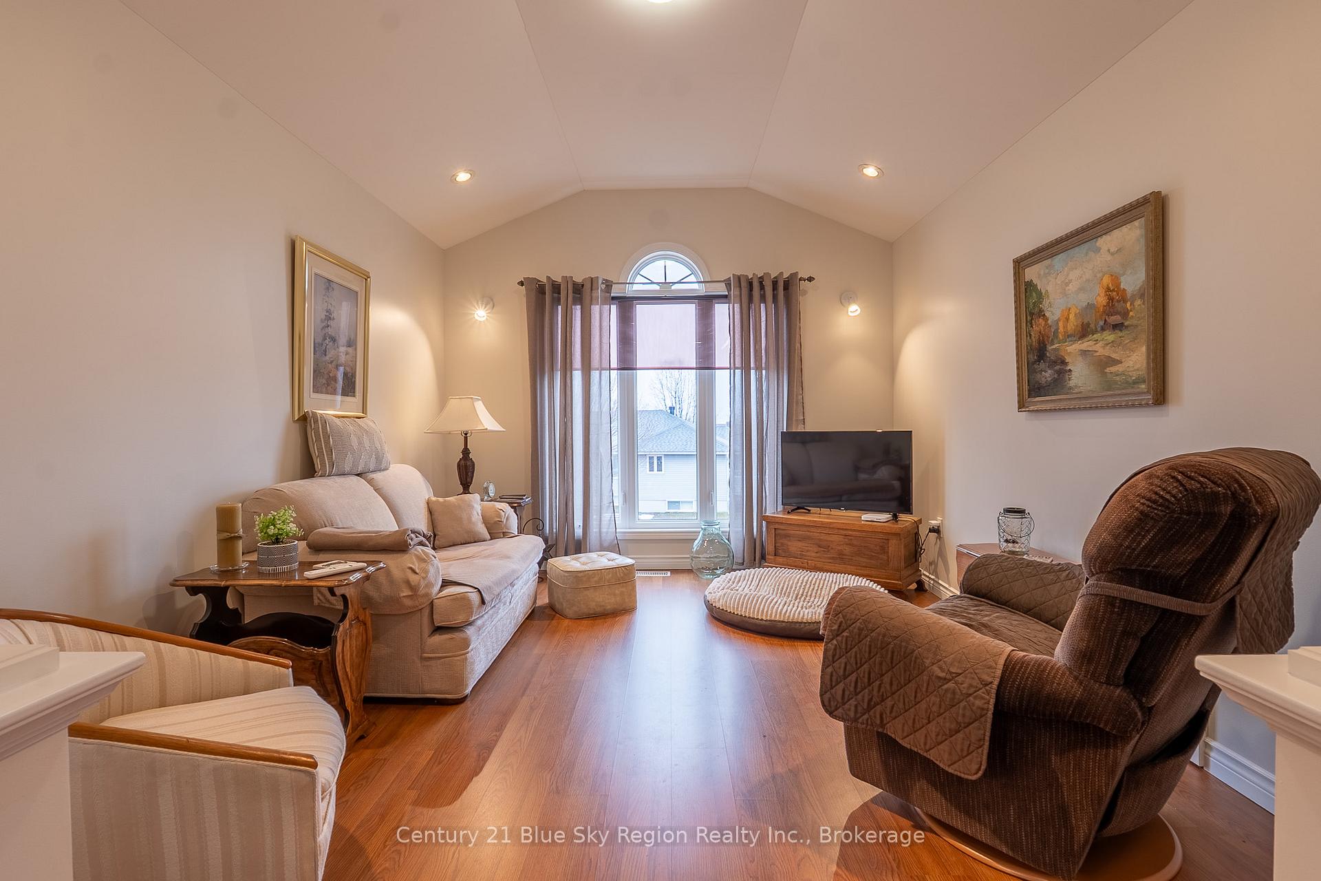 Photo 5 of 105 Kilby Lane, Callander — HOMEH