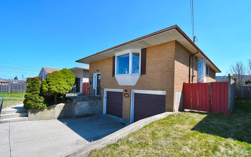 Photo 3 of 290 Carson Drive, Hamilton, Lisgar — HOMEH