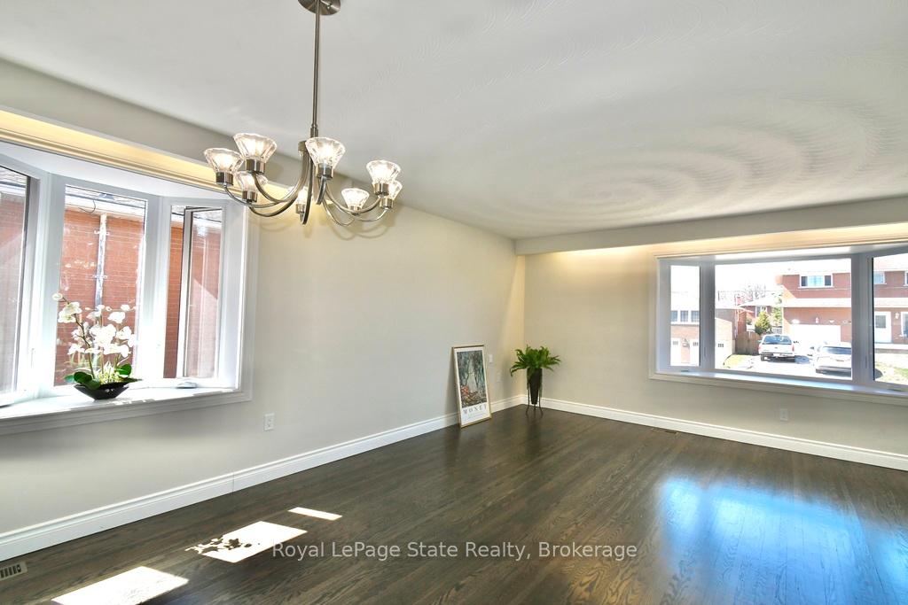 Photo 8 of 290 Carson Drive, Hamilton, Lisgar — HOMEH