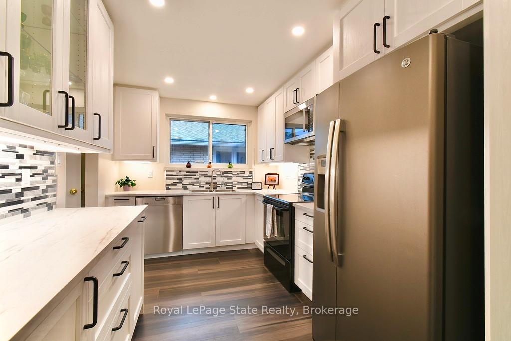 Photo 13 of 290 Carson Drive, Hamilton, Lisgar — HOMEH