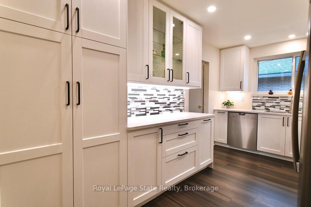 Photo 14 of 290 Carson Drive, Hamilton, Lisgar — HOMEH