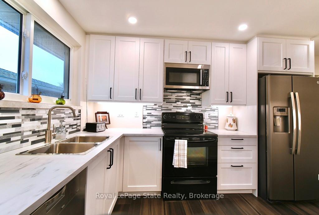 Photo 15 of 290 Carson Drive, Hamilton, Lisgar — HOMEH