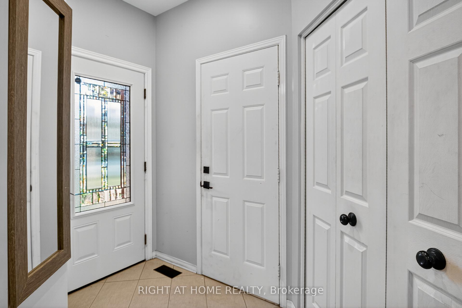 Photo 4 of 11 Oriska Way, Ottawa, Barrhaven - Longfields — HOMEH