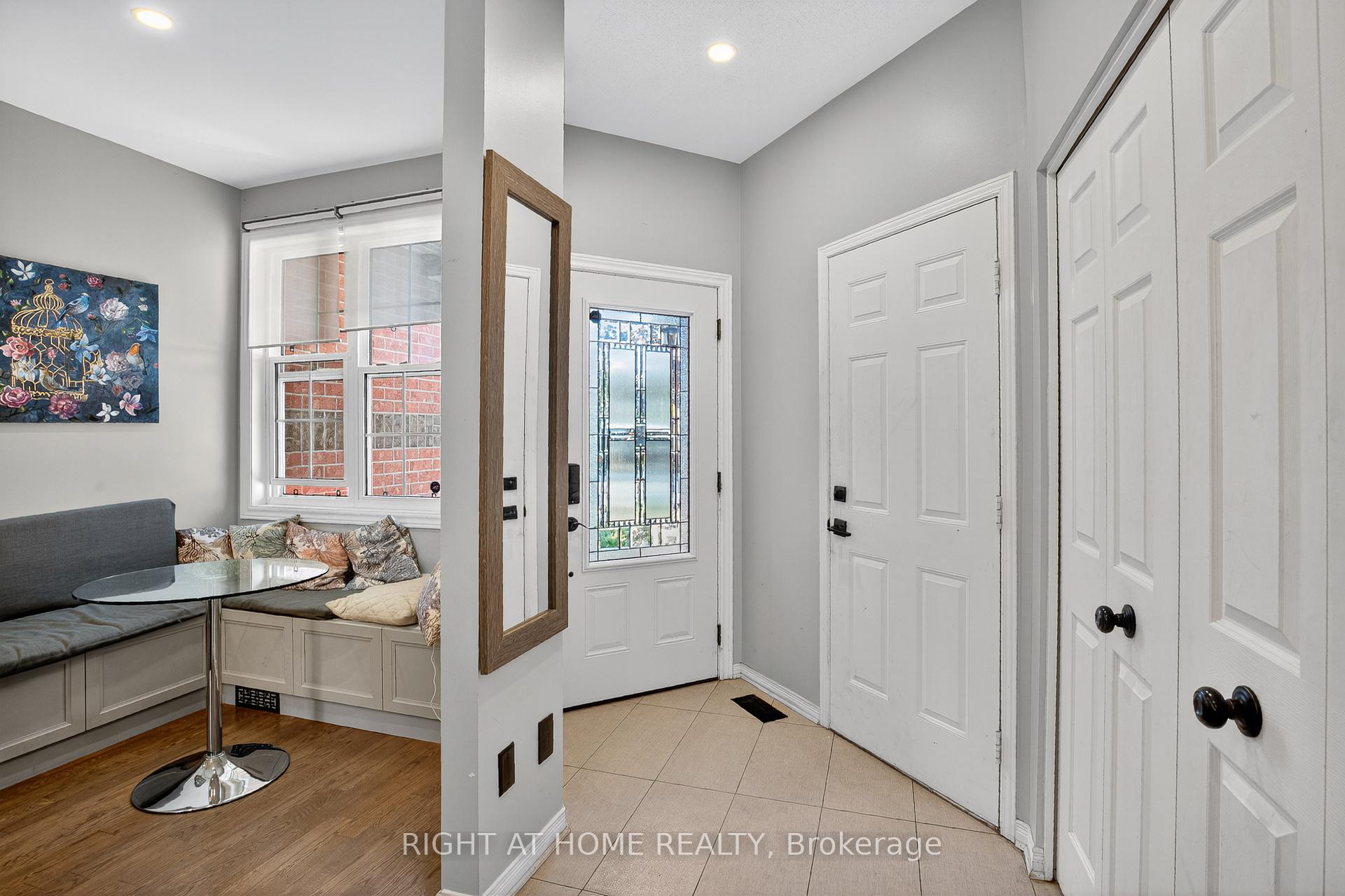 Photo 5 of 11 Oriska Way, Ottawa, Barrhaven - Longfields — HOMEH