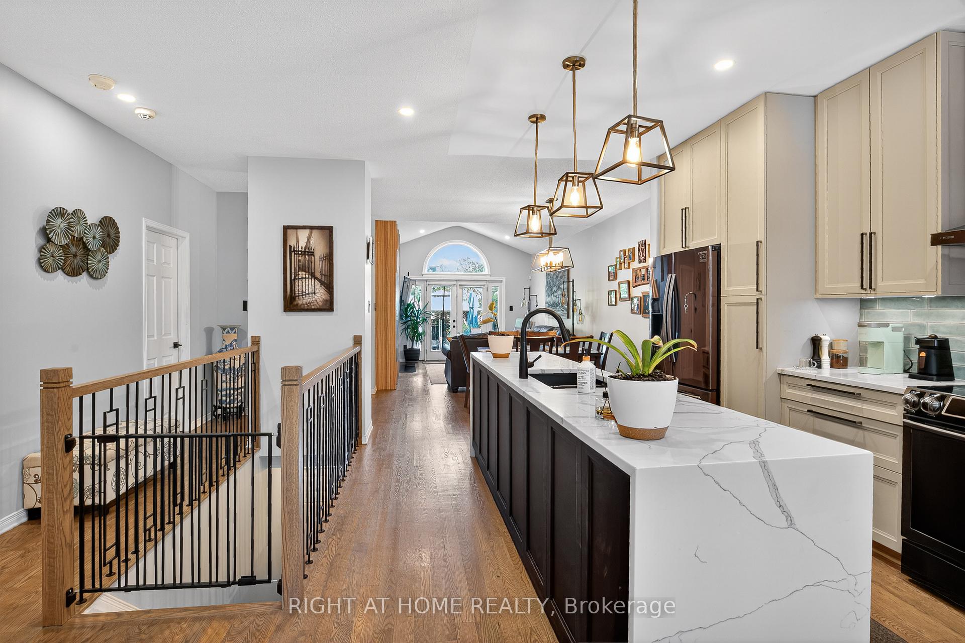 Photo 7 of 11 Oriska Way, Ottawa, Barrhaven - Longfields — HOMEH