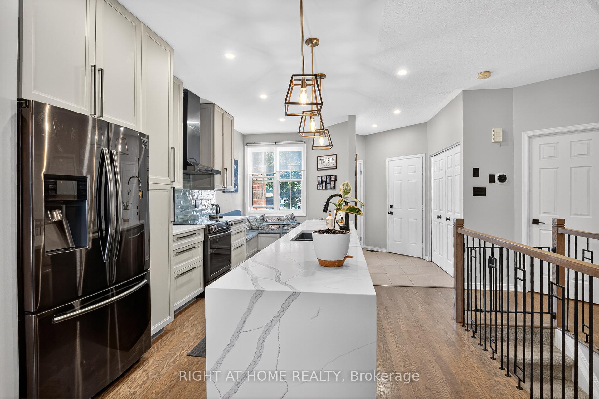 Photo 8 of 11 Oriska Way, Ottawa, Barrhaven - Longfields — HOMEH