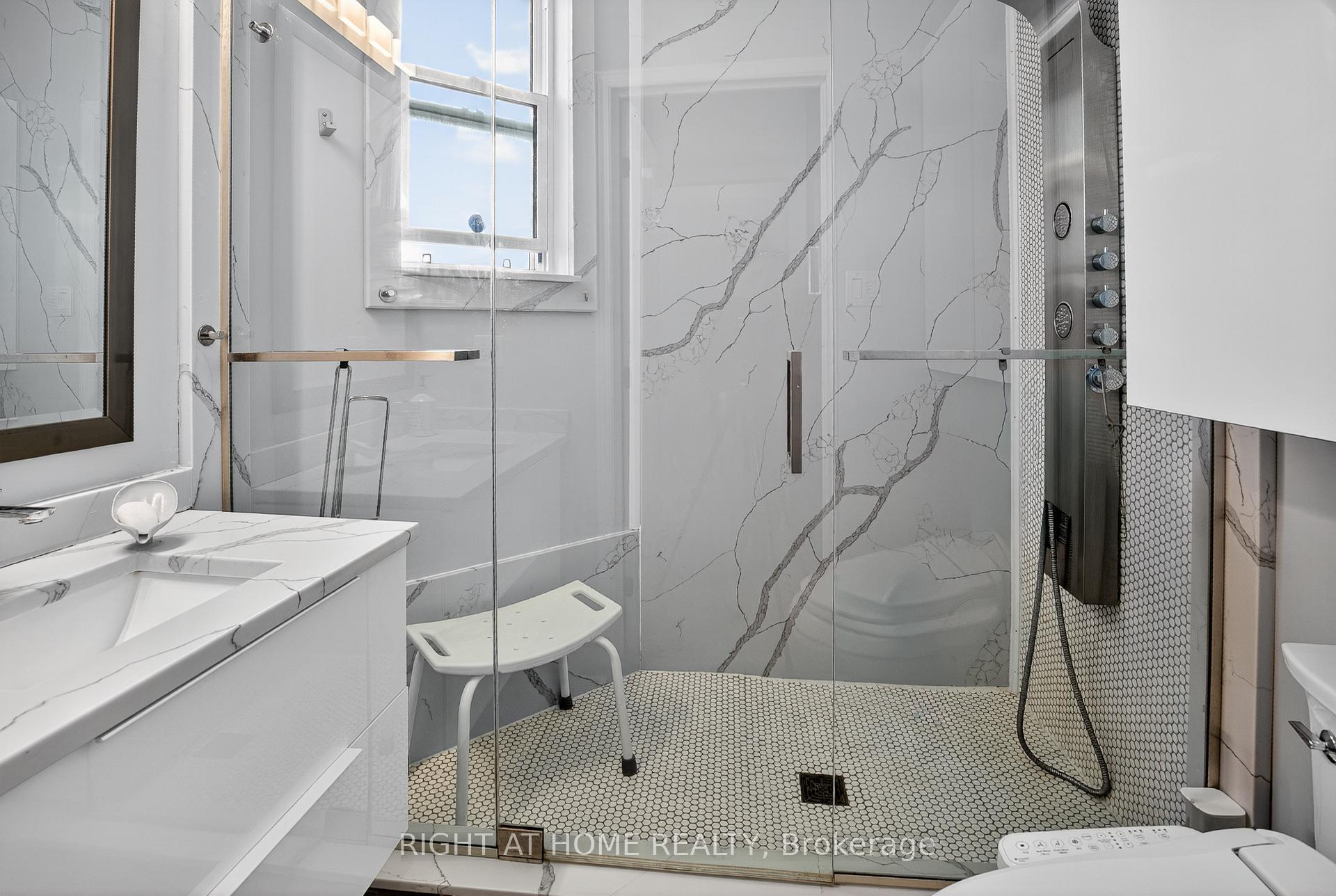 Photo 20 of 11 Oriska Way, Ottawa, Barrhaven - Longfields — HOMEH