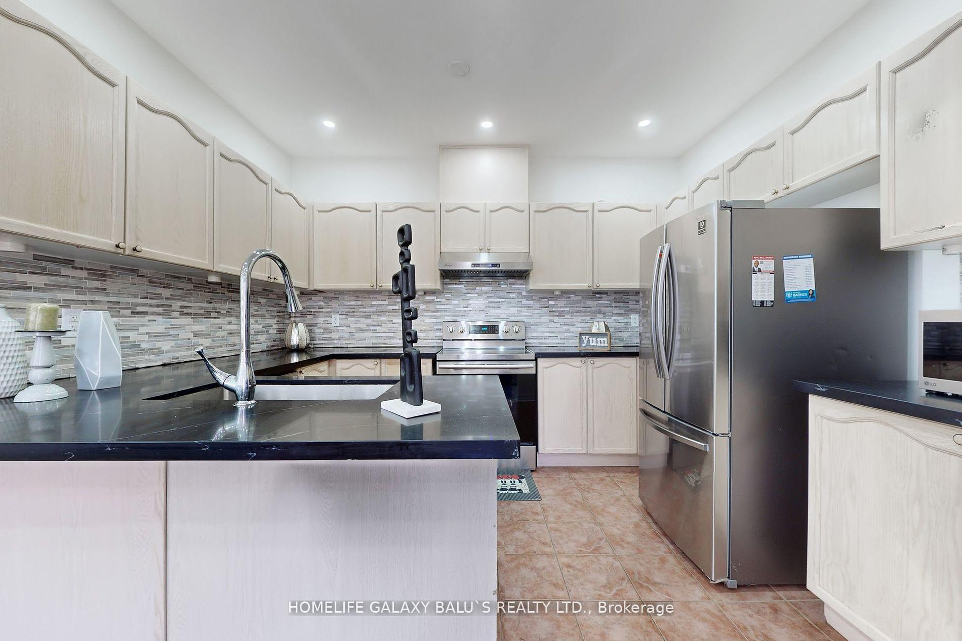 Photo 12 of 18 Annable Lane, Ajax, South East — HOMEH