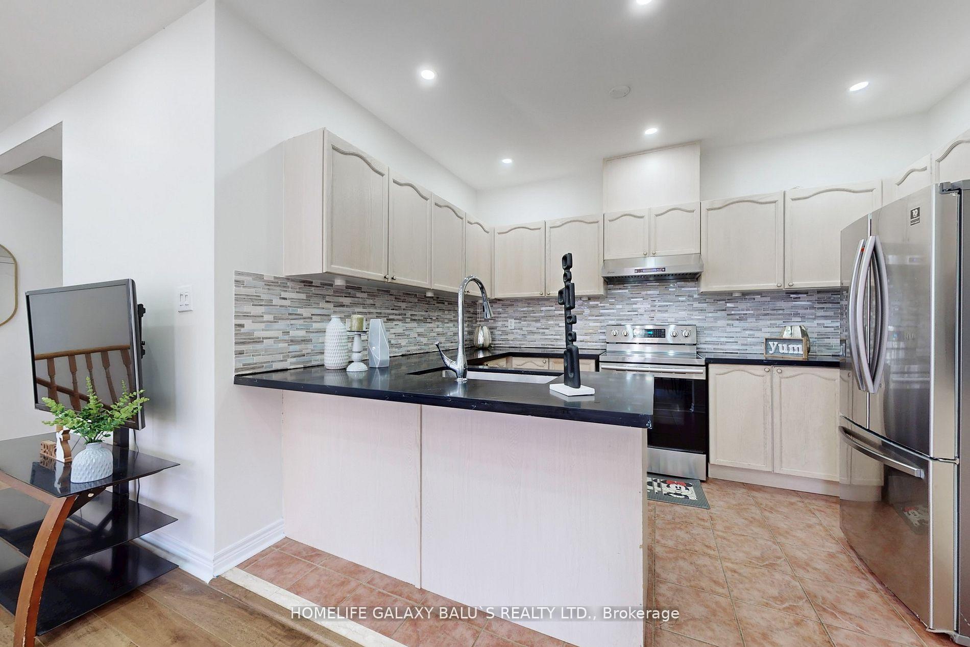 Photo 13 of 18 Annable Lane, Ajax, South East — HOMEH