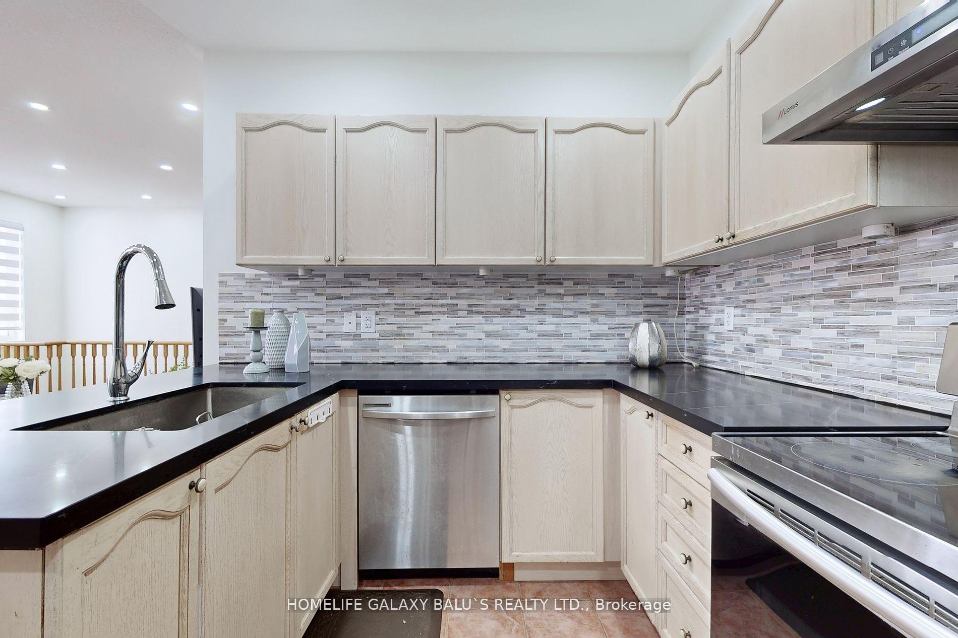 Photo 15 of 18 Annable Lane, Ajax, South East — HOMEH