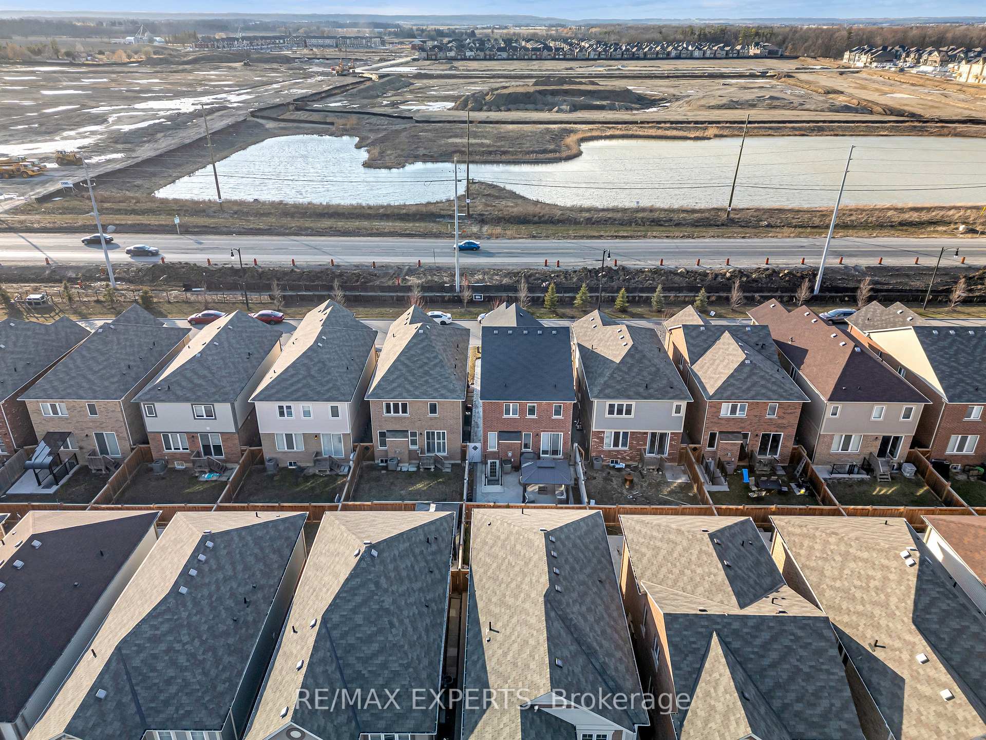 Photo 5 of 13 Ringway Road, Brampton, Northwest Brampton — HOMEH