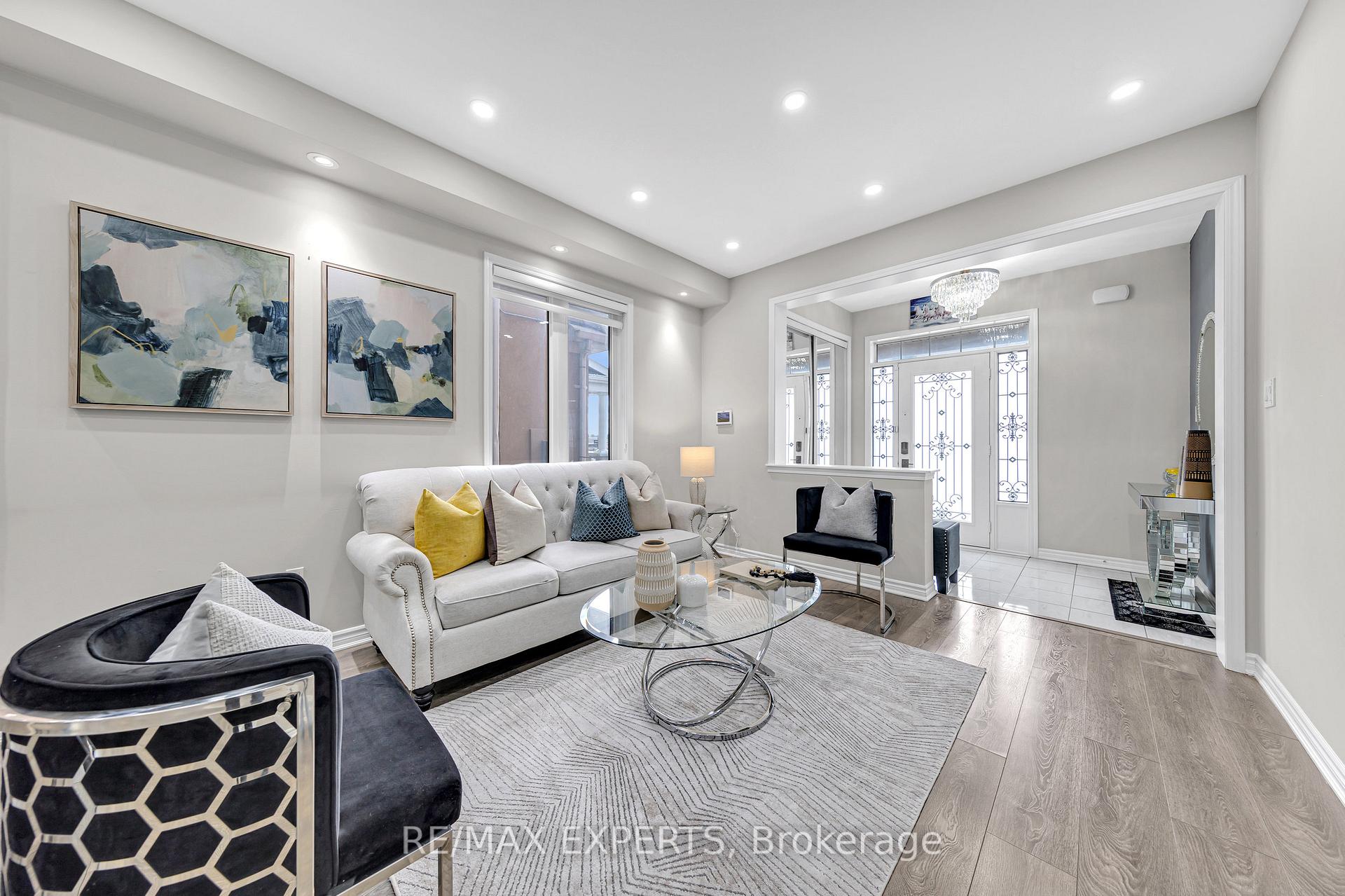 Photo 8 of 13 Ringway Road, Brampton, Northwest Brampton — HOMEH