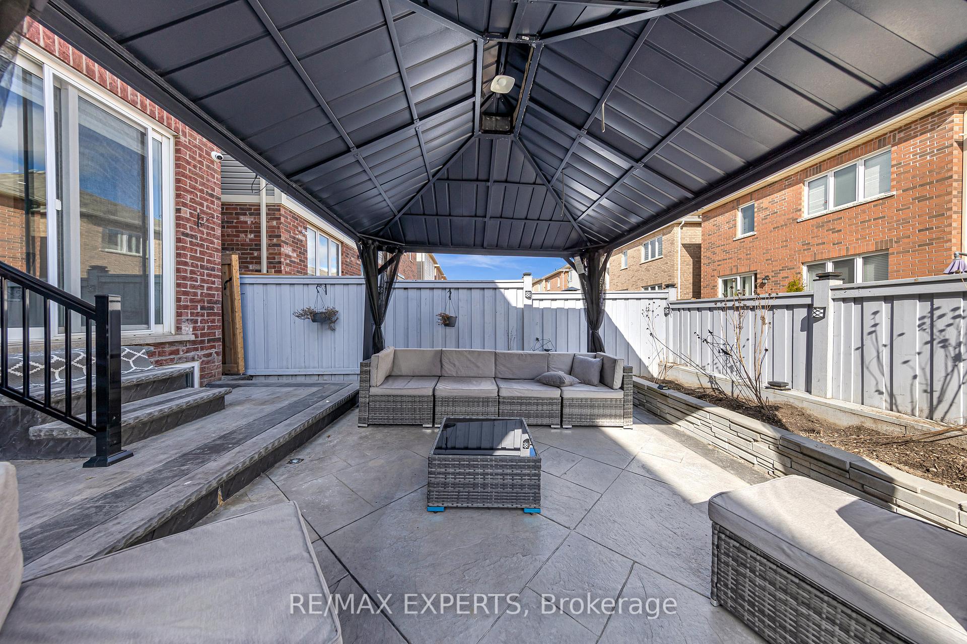 Photo 32 of 13 Ringway Road, Brampton, Northwest Brampton — HOMEH