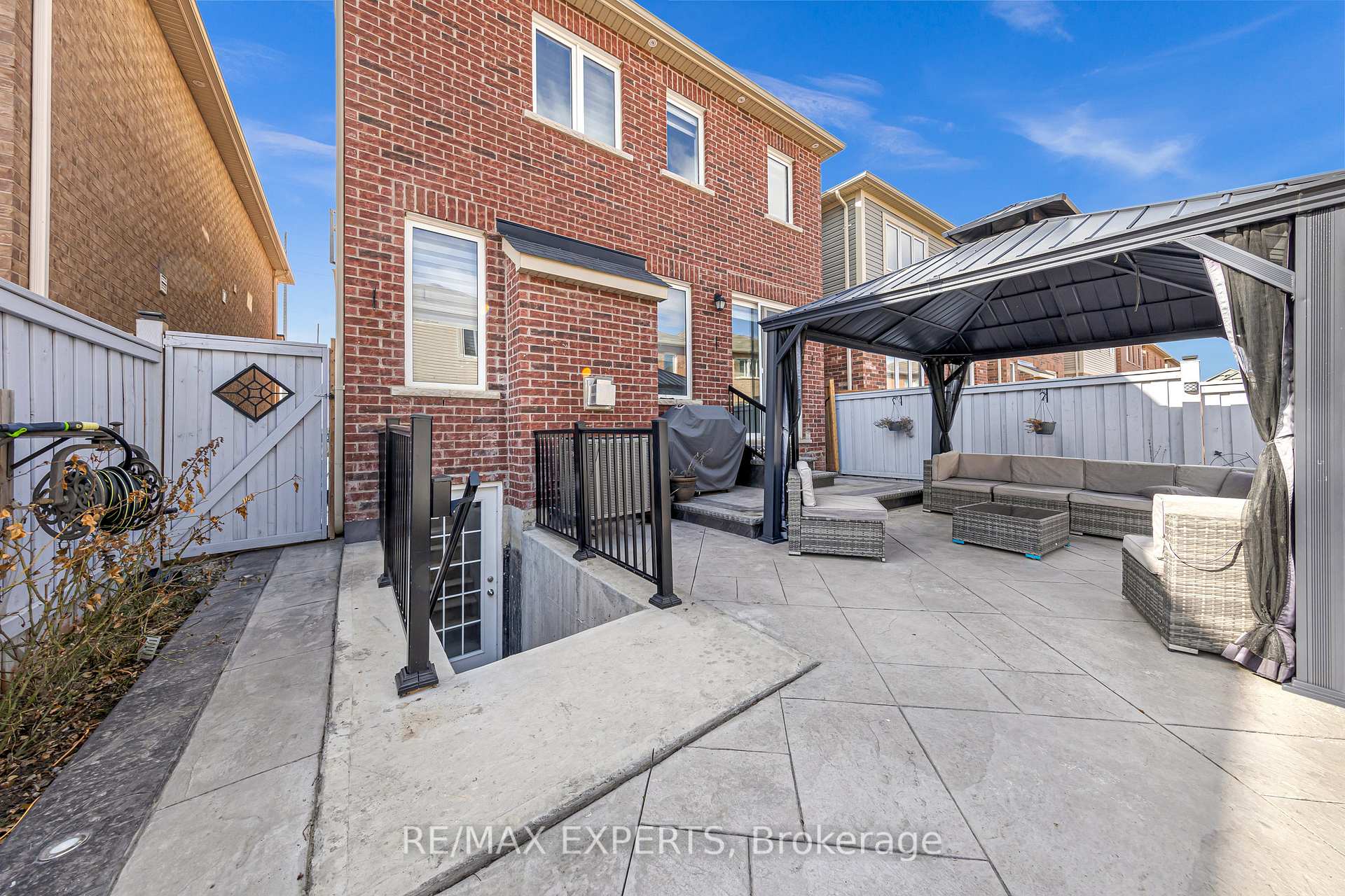 Photo 33 of 13 Ringway Road, Brampton, Northwest Brampton — HOMEH