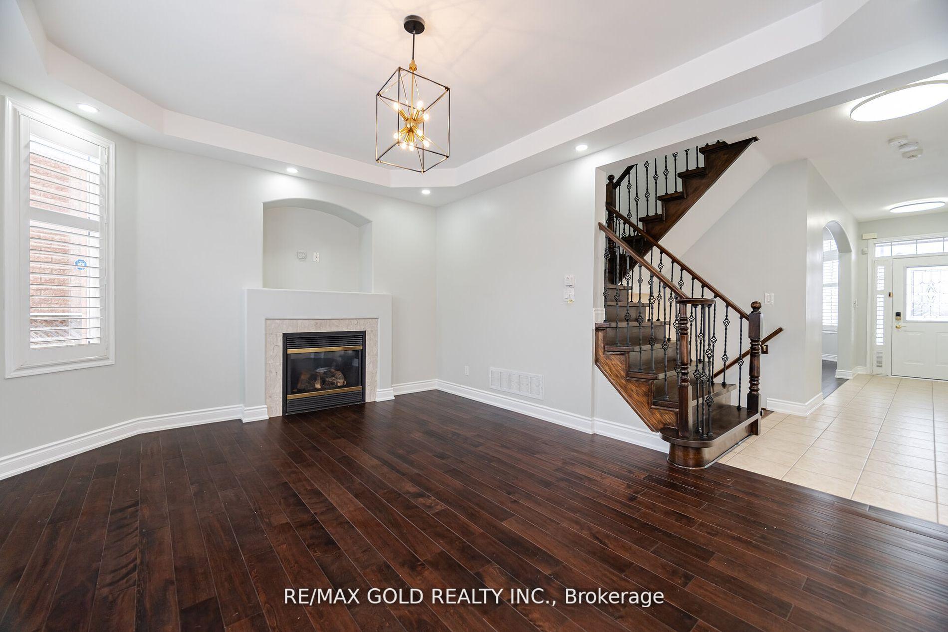 Photo 3 of 27 Horizon Street, Brampton, Vales of Castlemore — HOMEH