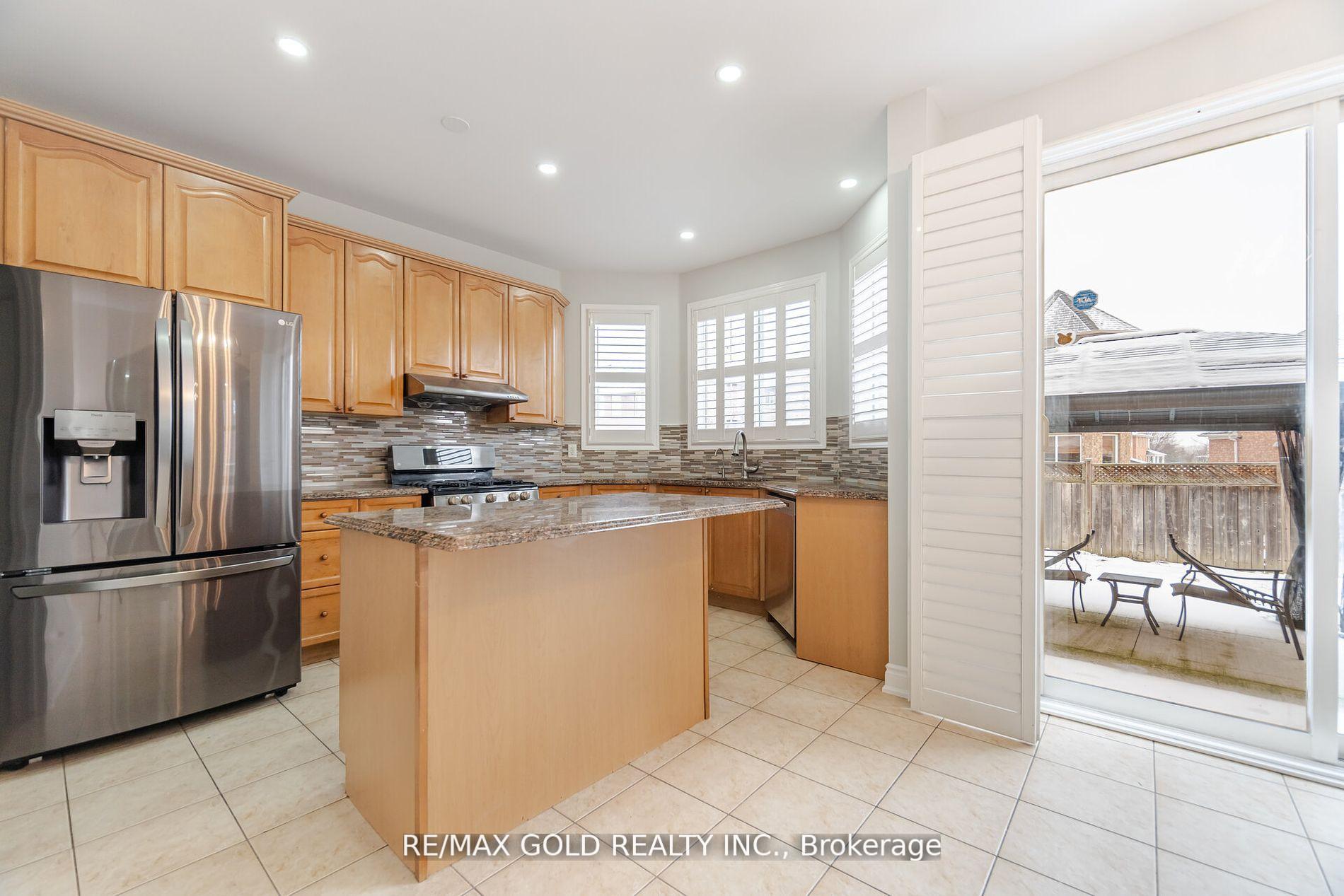 Photo 6 of 27 Horizon Street, Brampton, Vales of Castlemore — HOMEH