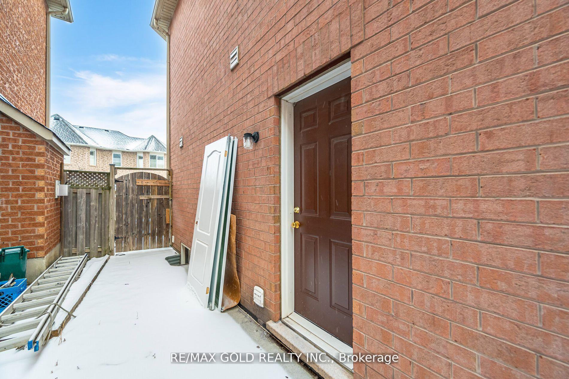 Photo 14 of 27 Horizon Street, Brampton, Vales of Castlemore — HOMEH