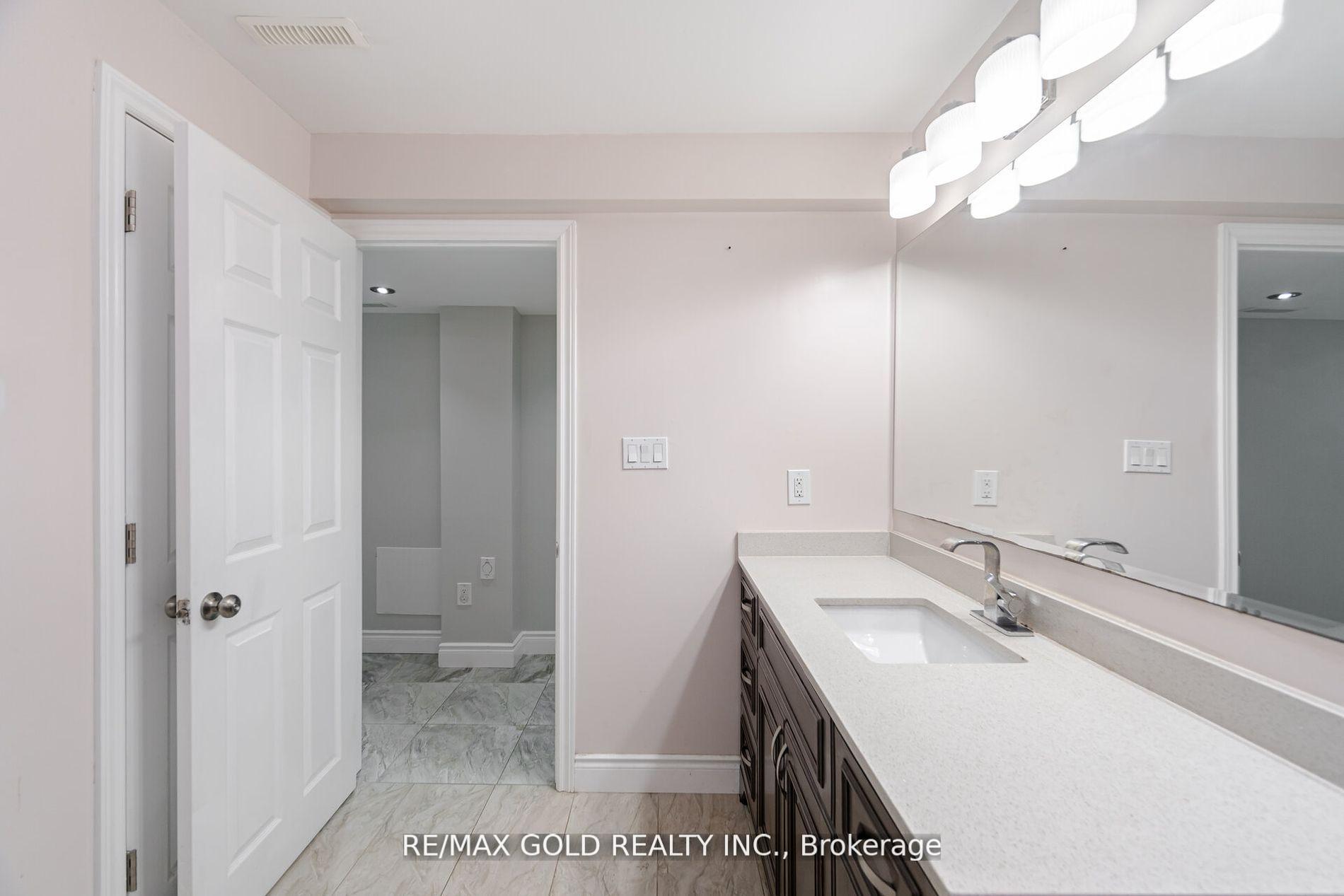 Photo 34 of 27 Horizon Street, Brampton, Vales of Castlemore — HOMEH