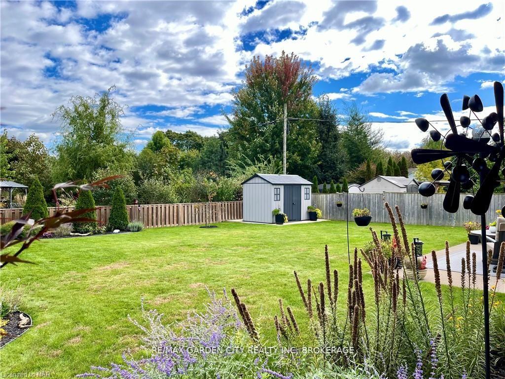 Photo 9 of 462 Grantham Avenue, St. Catharines, Bunting/Linwell — HOMEH