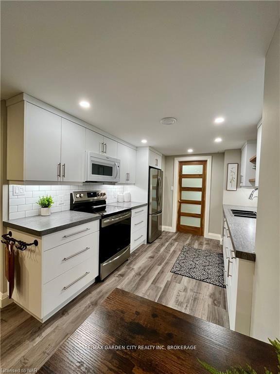 Photo 51 of 462 Grantham Avenue, St. Catharines, Bunting/Linwell — HOMEH