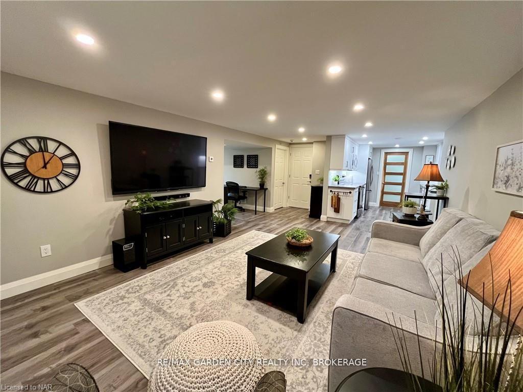 Photo 52 of 462 Grantham Avenue, St. Catharines, Bunting/Linwell — HOMEH