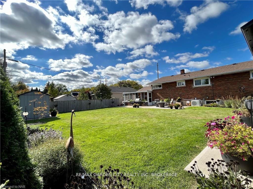 Photo 23 of 462 Grantham Avenue, St. Catharines, Bunting/Linwell — HOMEH