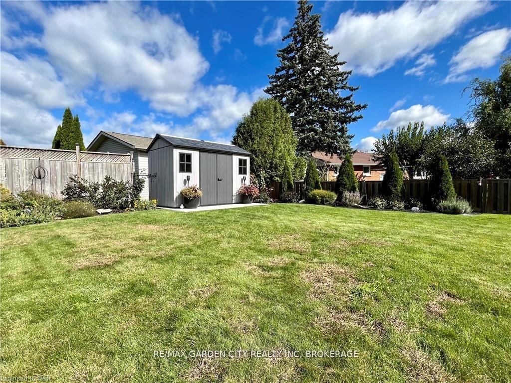 Photo 24 of 462 Grantham Avenue, St. Catharines, Bunting/Linwell — HOMEH