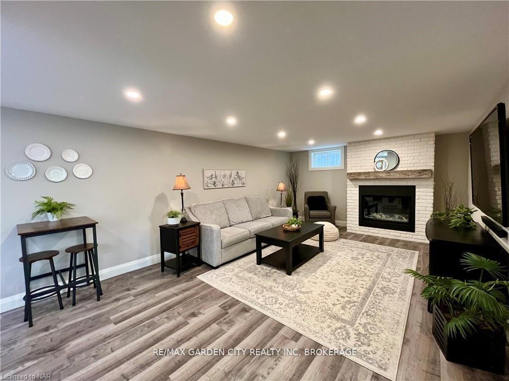Photo 64 of 462 Grantham Avenue, St. Catharines, Bunting/Linwell — HOMEH