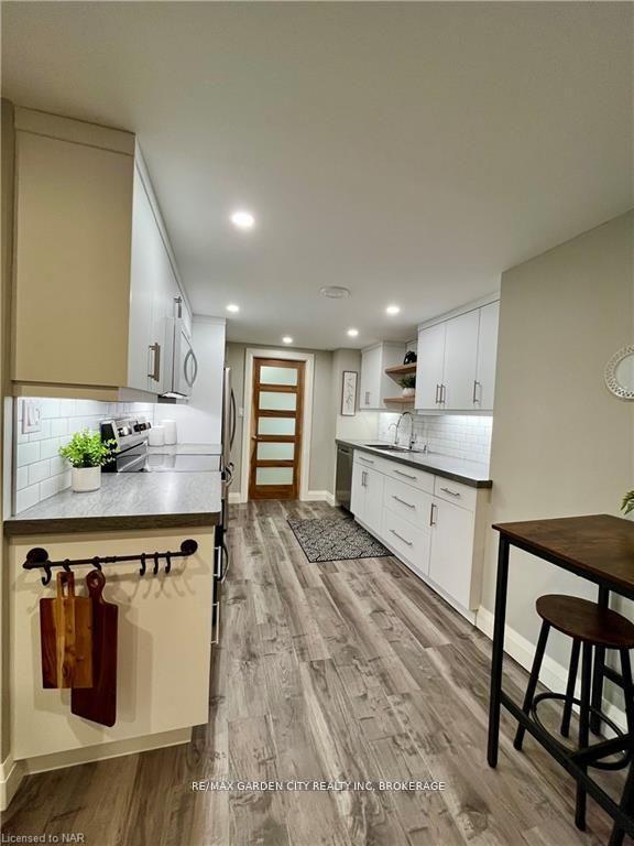Photo 70 of 462 Grantham Avenue, St. Catharines, Bunting/Linwell — HOMEH