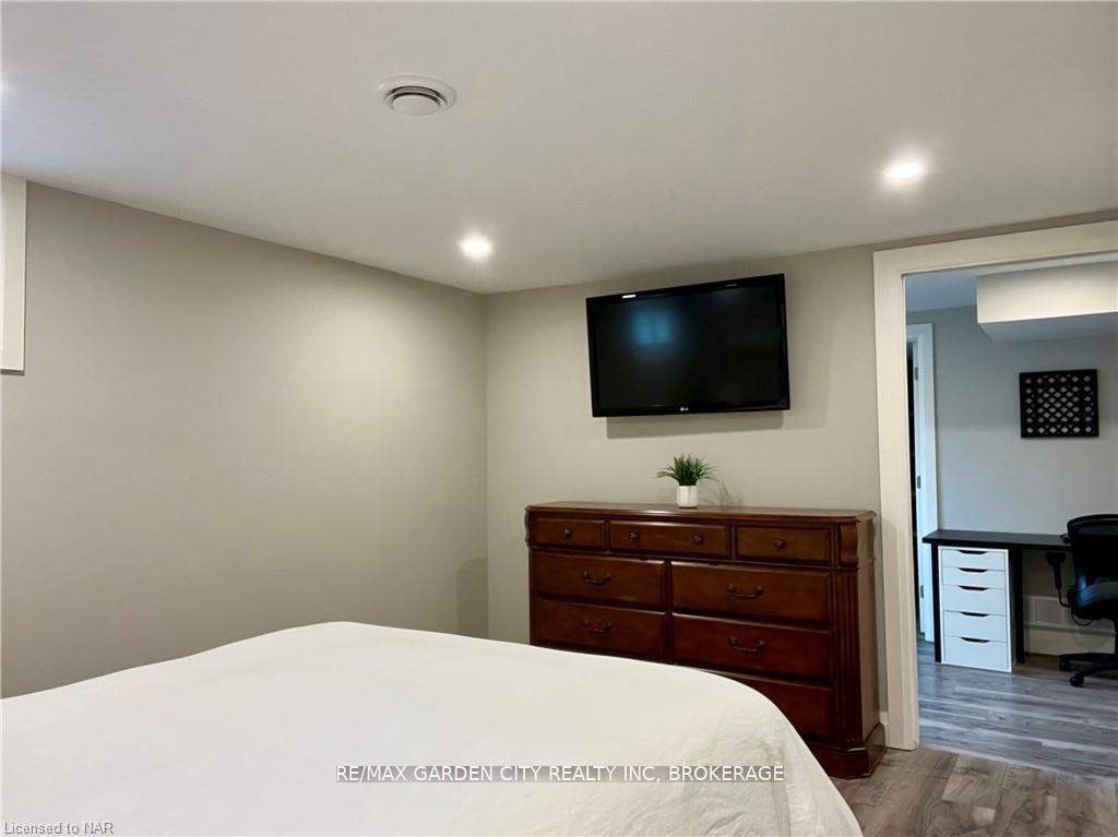 Photo 78 of 462 Grantham Avenue, St. Catharines, Bunting/Linwell — HOMEH