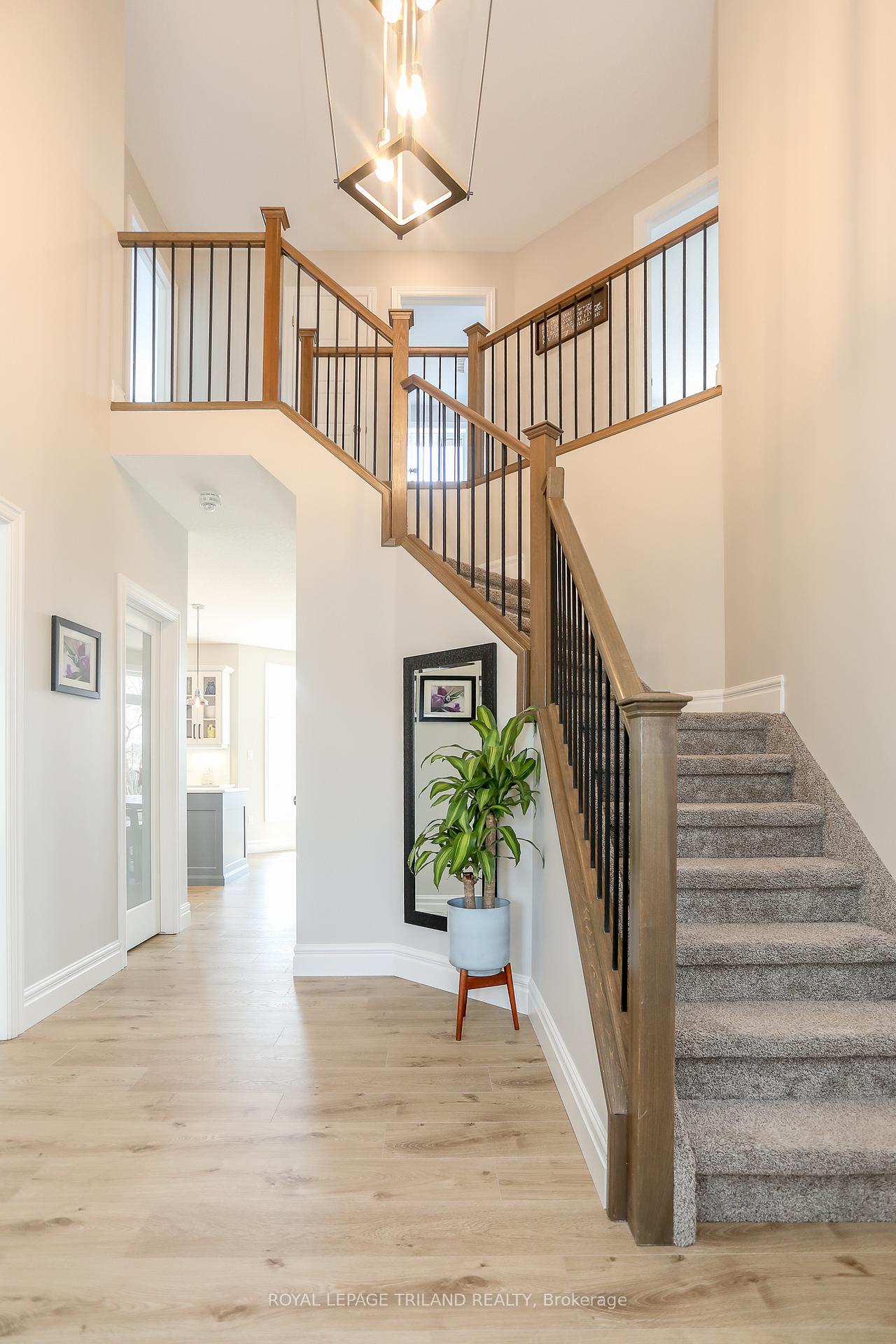 Photo 5 of 8 Oakmont Street, St. Thomas — HOMEH