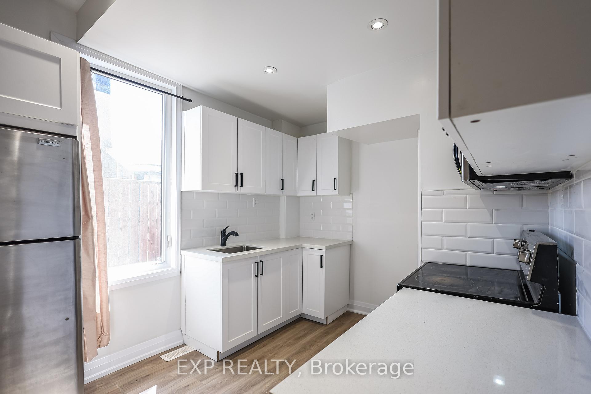 Photo 5 of 346 Emerald Street N, Hamilton, Beasley — HOMEH