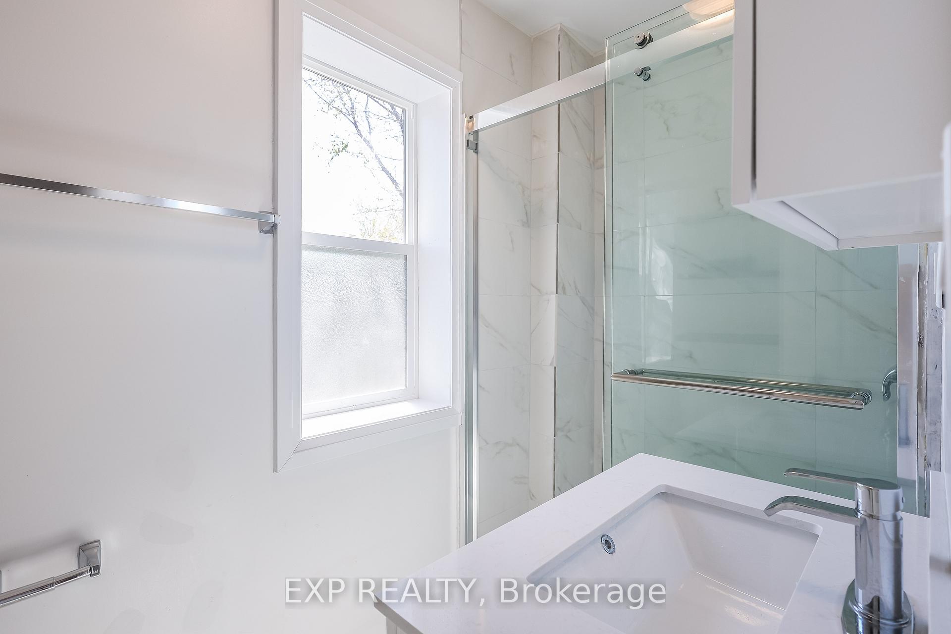 Photo 9 of 346 Emerald Street N, Hamilton, Beasley — HOMEH