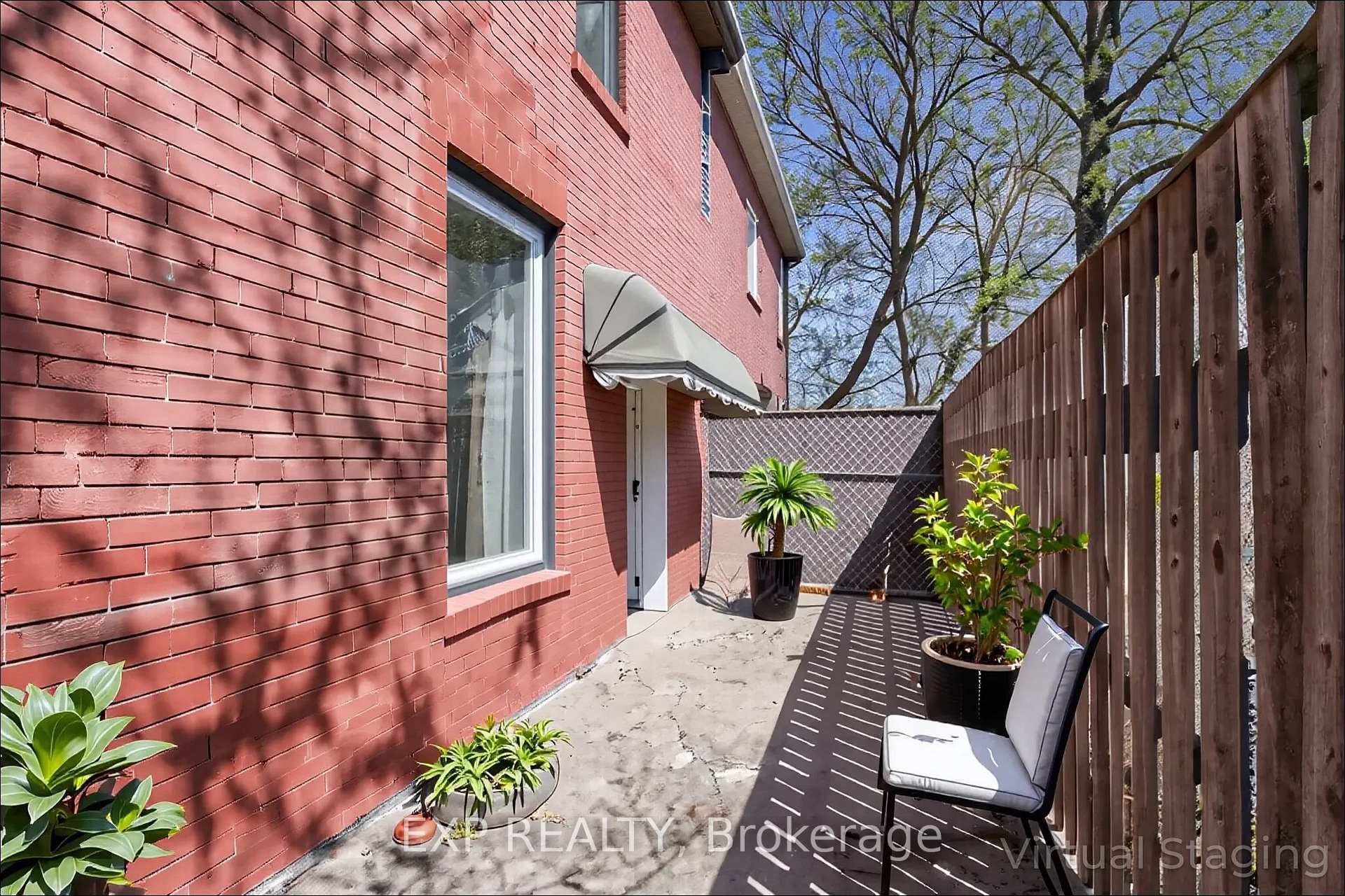 Photo 11 of 346 Emerald Street N, Hamilton, Beasley — HOMEH